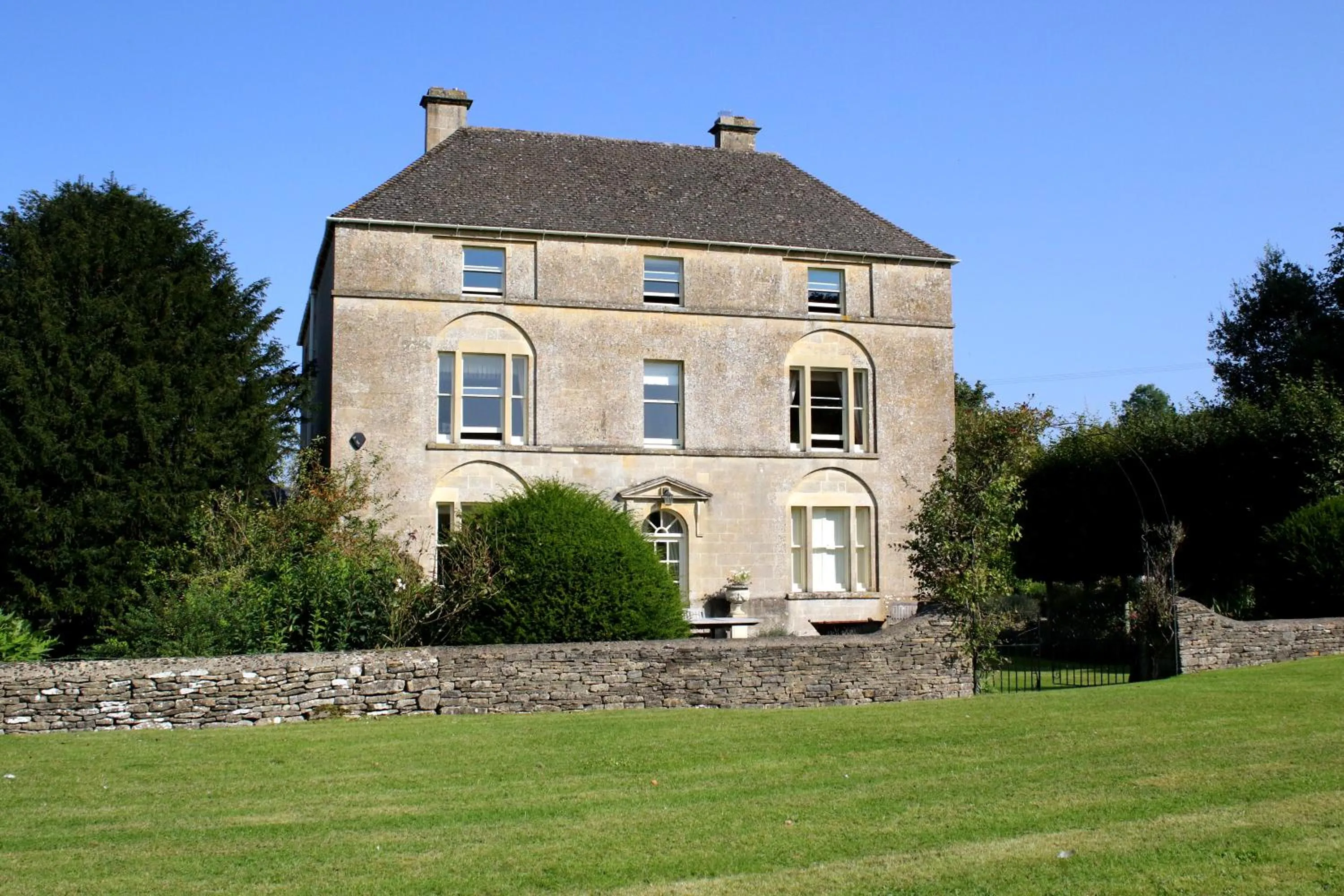 Aylworth Manor