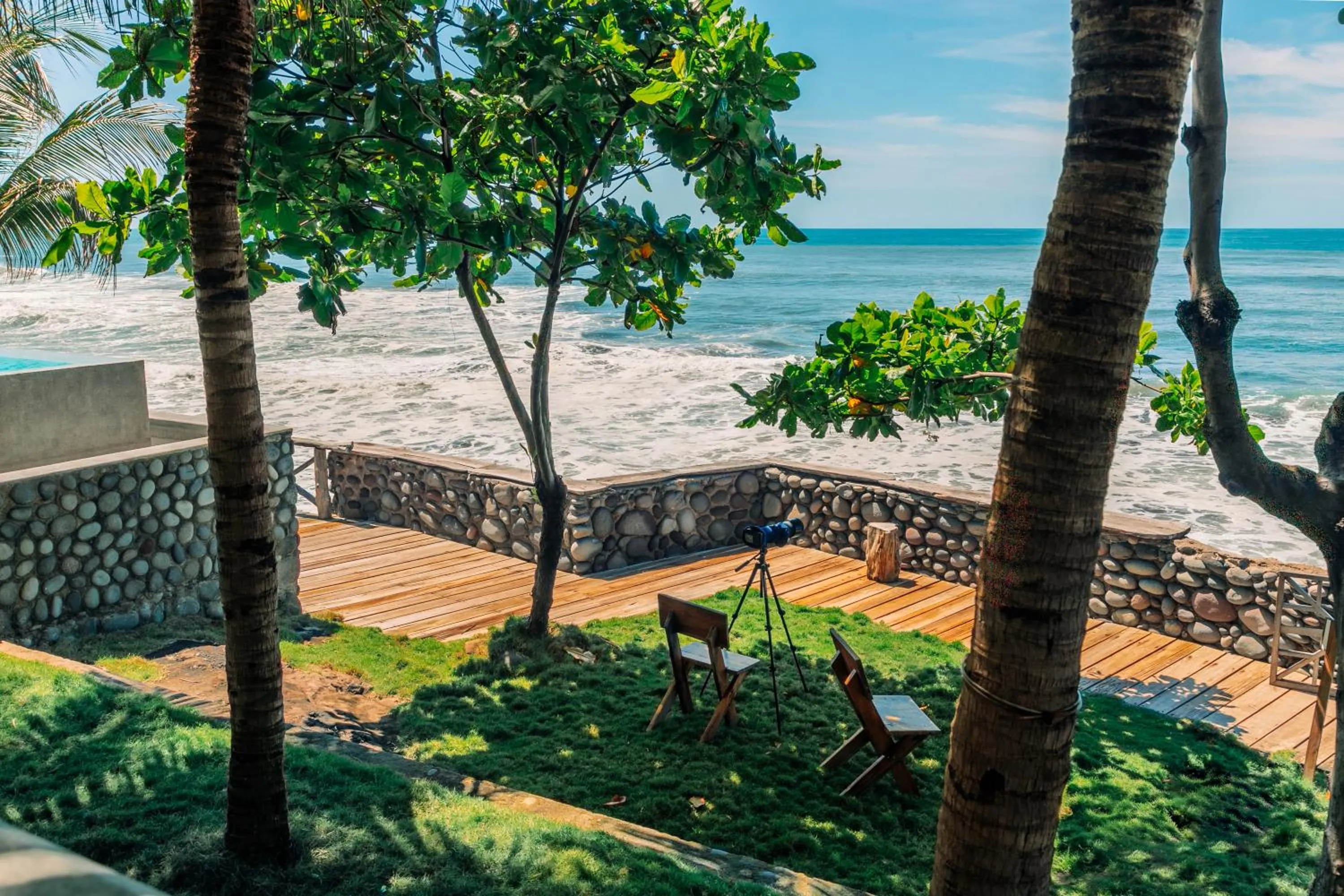 Puro Surf Hotel & Performance Academy