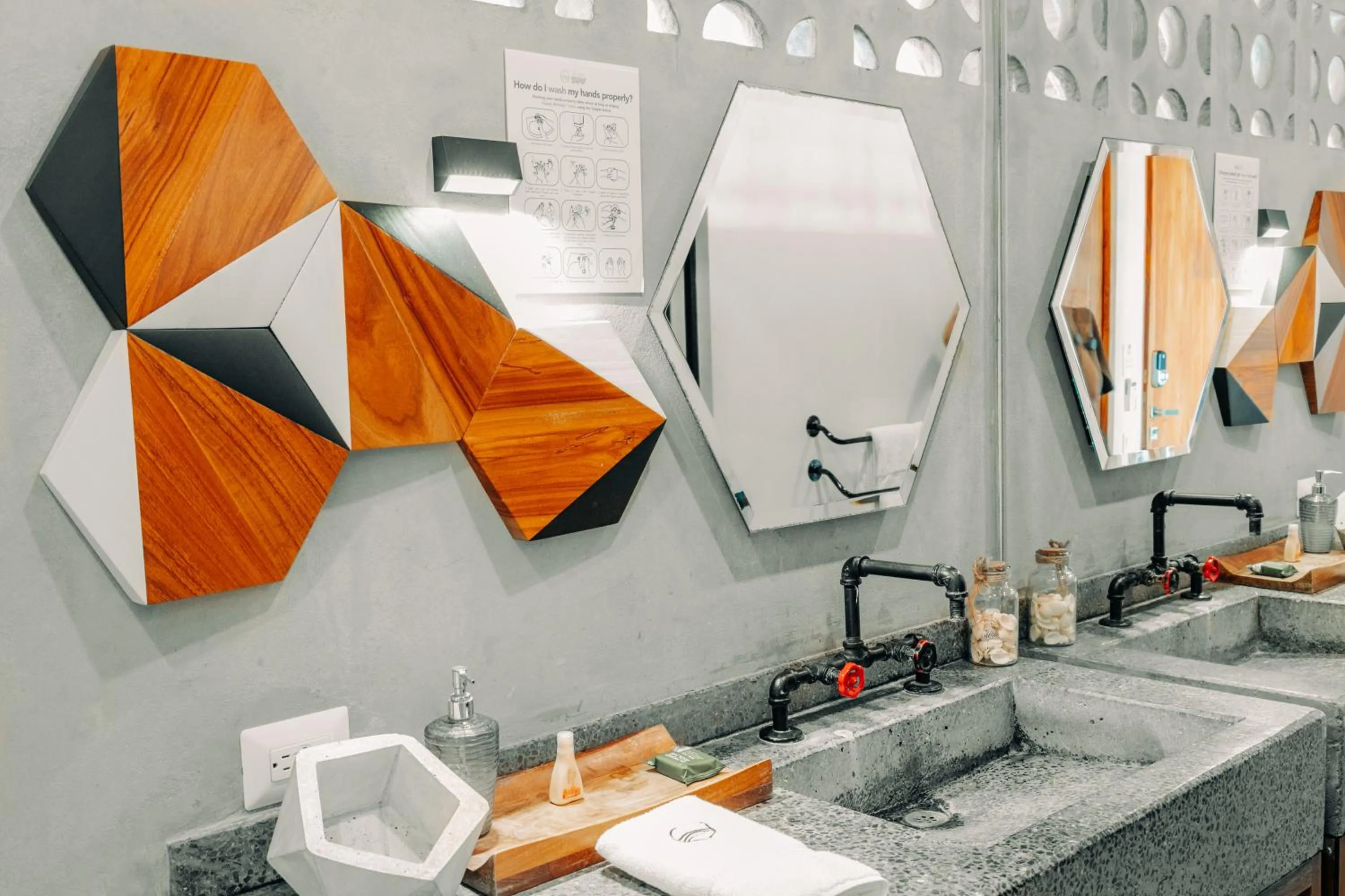 Puro Surf Hotel & Performance Academy