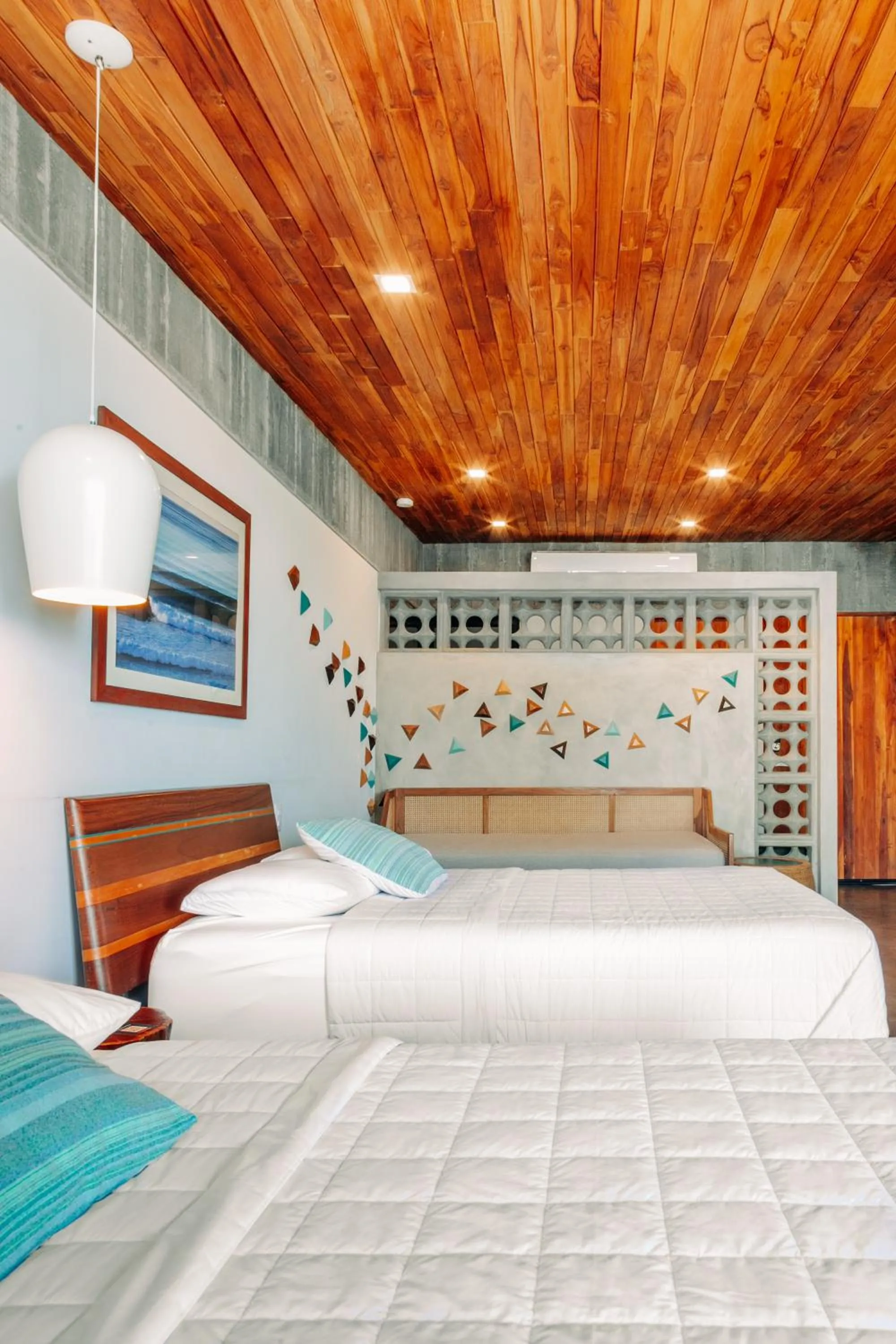 Puro Surf Hotel & Performance Academy