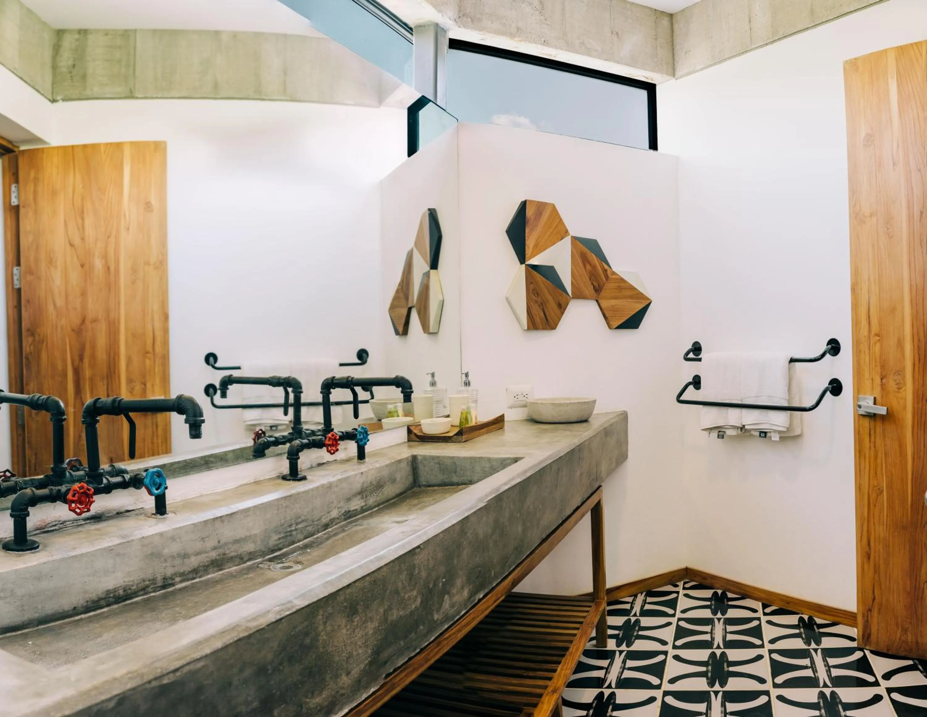 Puro Surf Hotel & Performance Academy