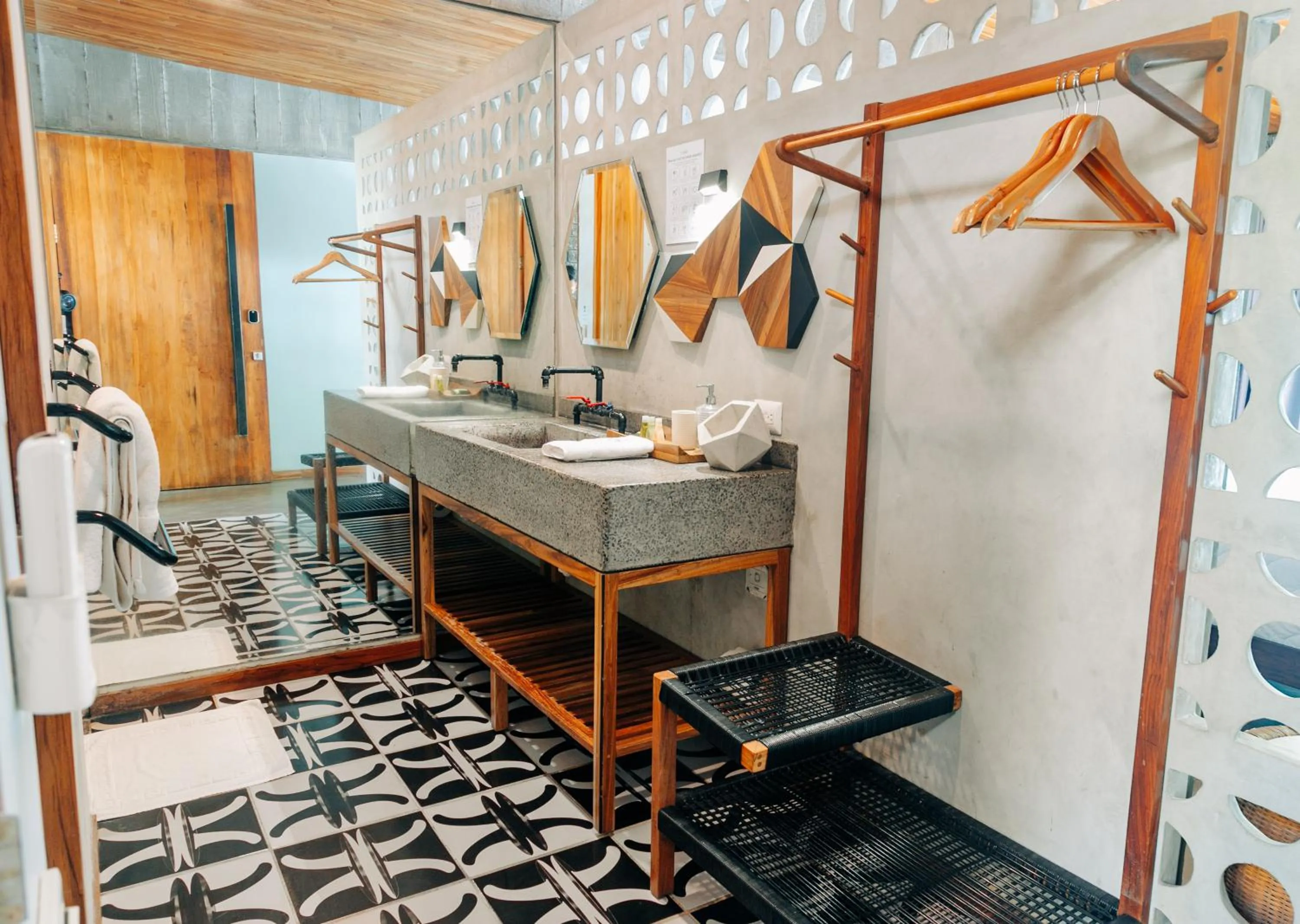 Puro Surf Hotel & Performance Academy