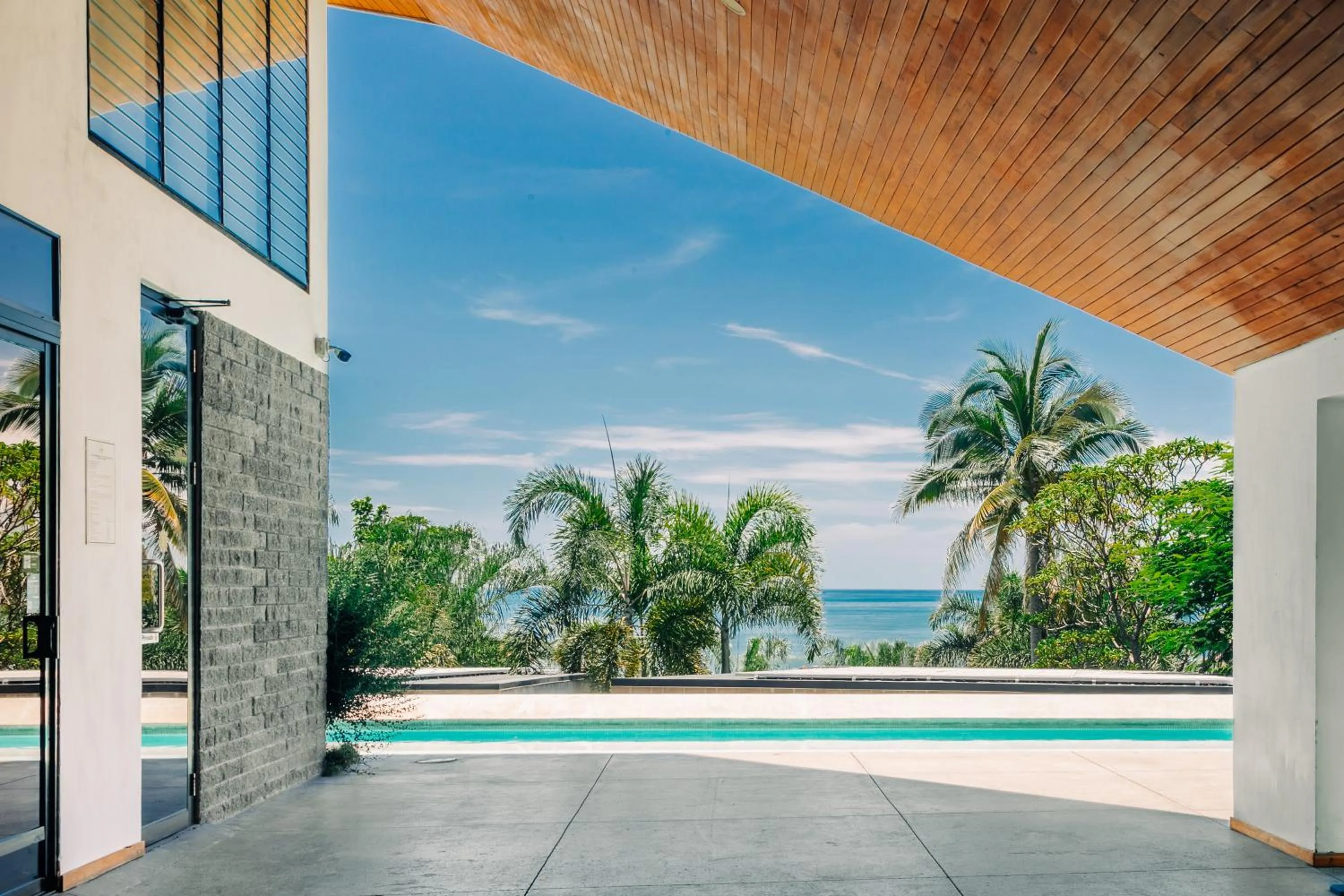 Puro Surf Hotel & Performance Academy