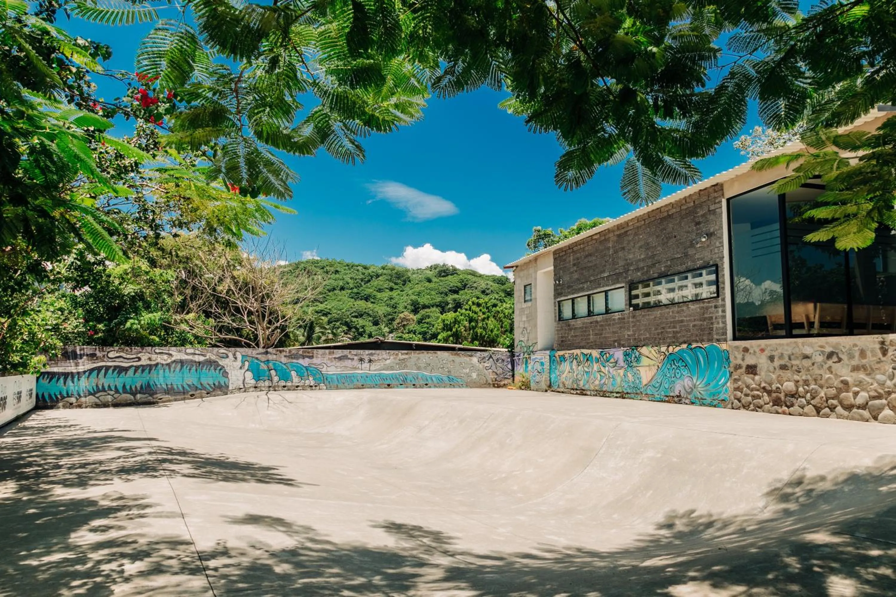 Puro Surf Hotel & Performance Academy