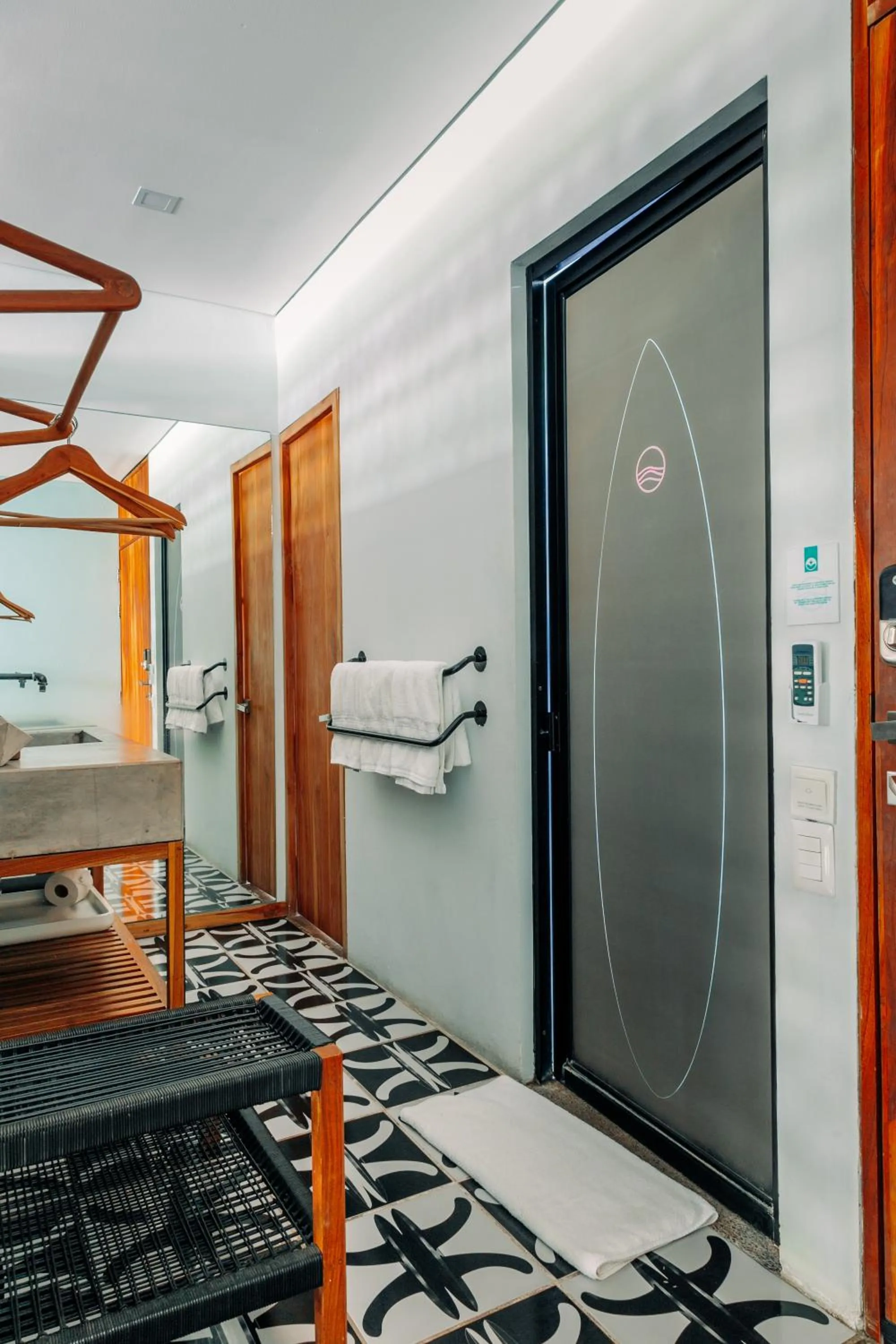 Puro Surf Hotel & Performance Academy