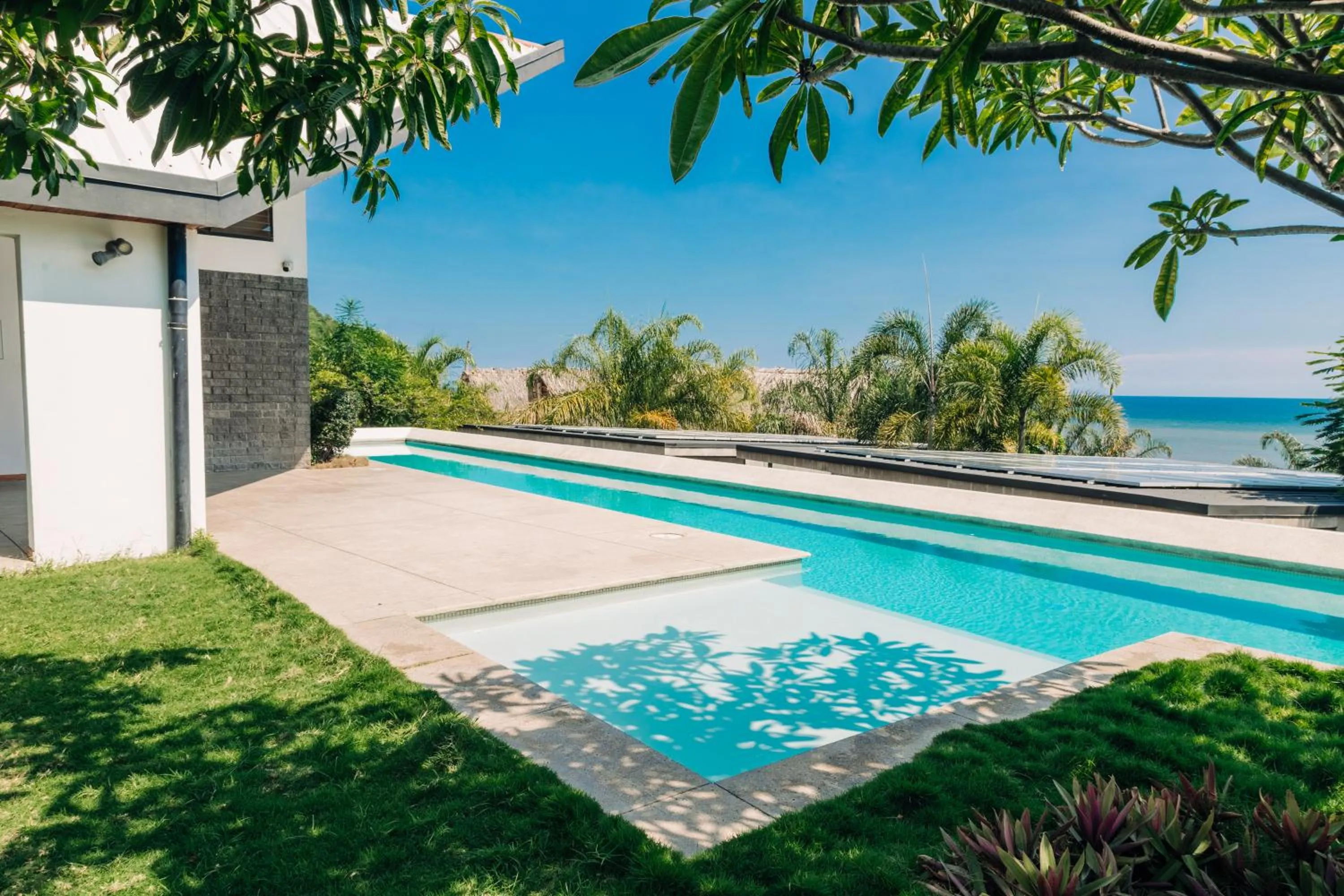 Puro Surf Hotel & Performance Academy