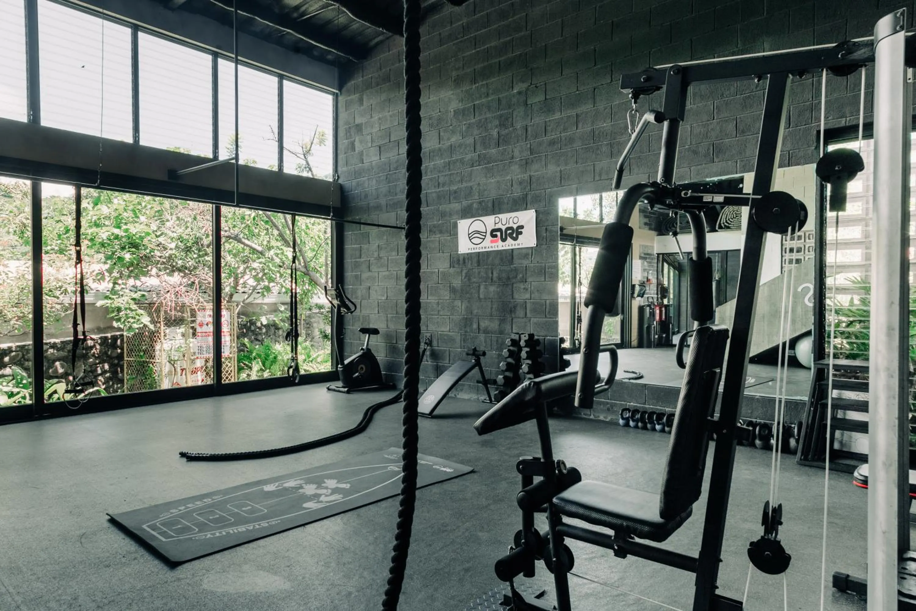 Puro Surf Hotel & Performance Academy