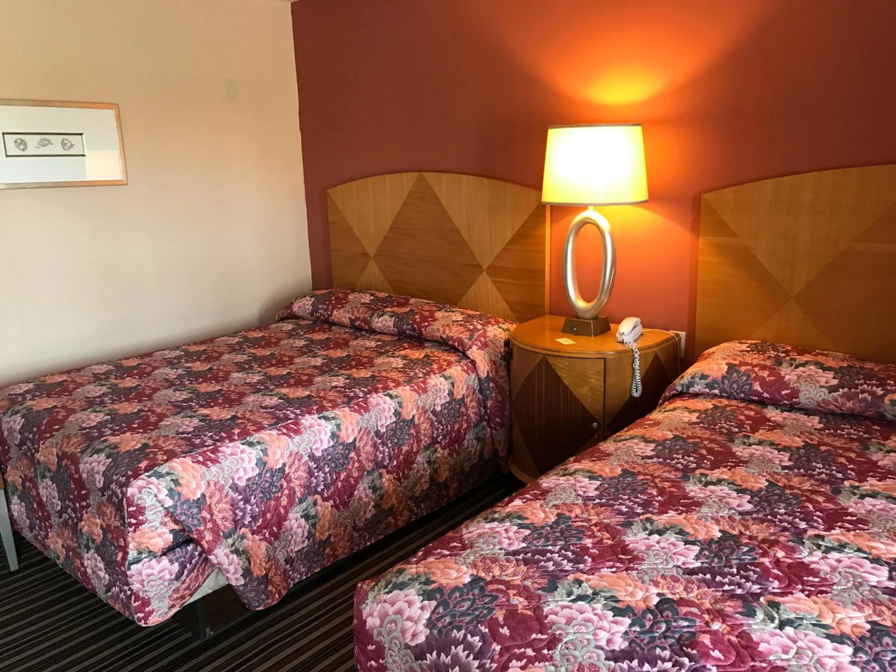 Bedroom, Bed in Sunset Motel