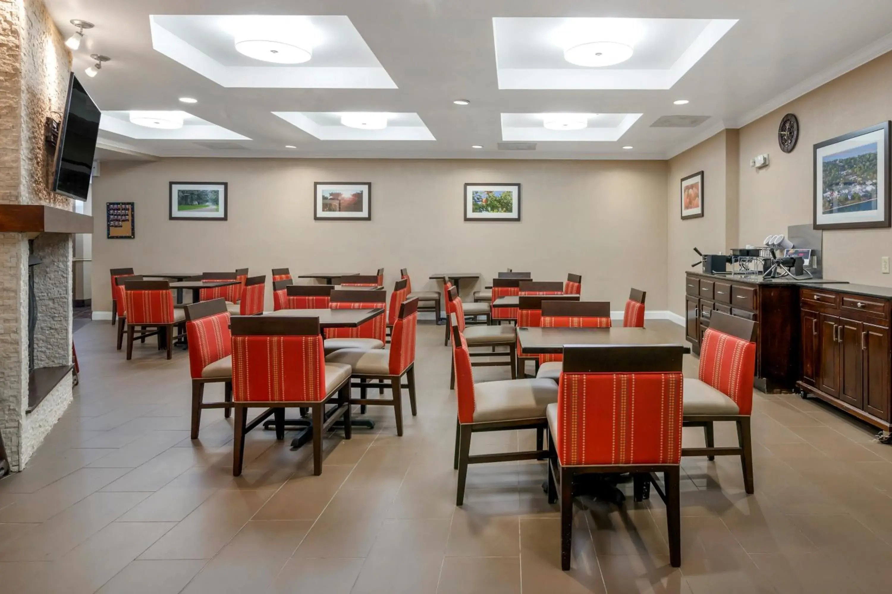 Property building in Comfort Suites near MCAS Beaufort Property building in Comfort Suites near MCAS Beaufort