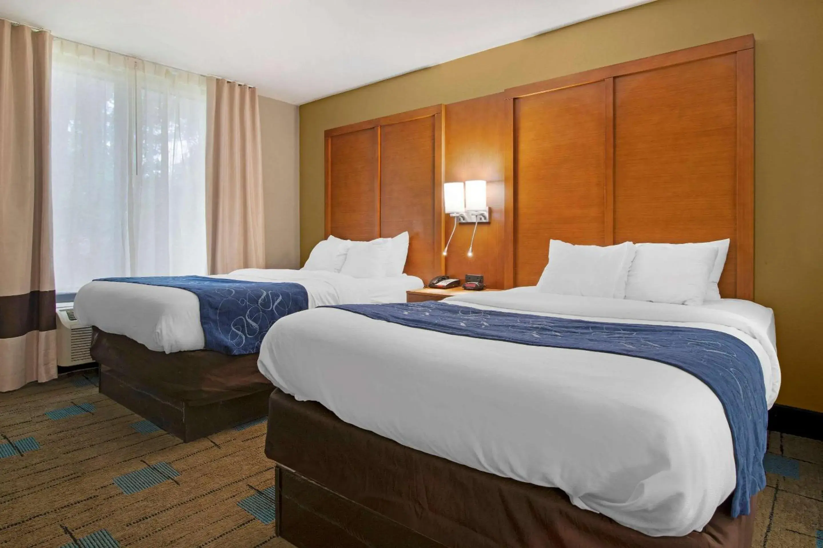Queen Room with Two Queen Beds - Non Smoking in Comfort Suites near MCAS Beaufort Queen Room with Two Queen Beds - Non Smoking in Comfort Suites near MCAS Beaufort