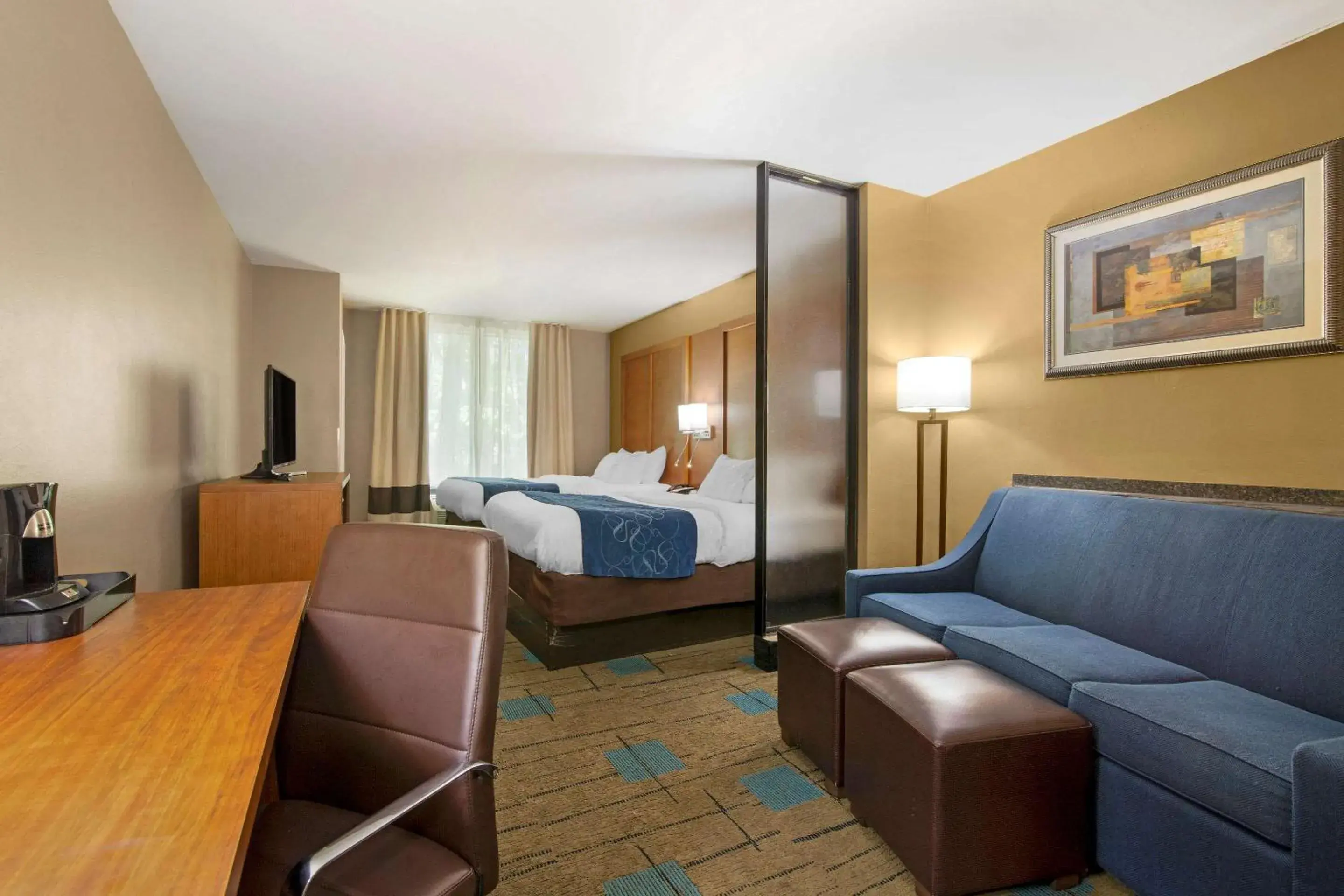 Queen Suite in Comfort Suites near MCAS Beaufort Queen Suite in Comfort Suites near MCAS Beaufort