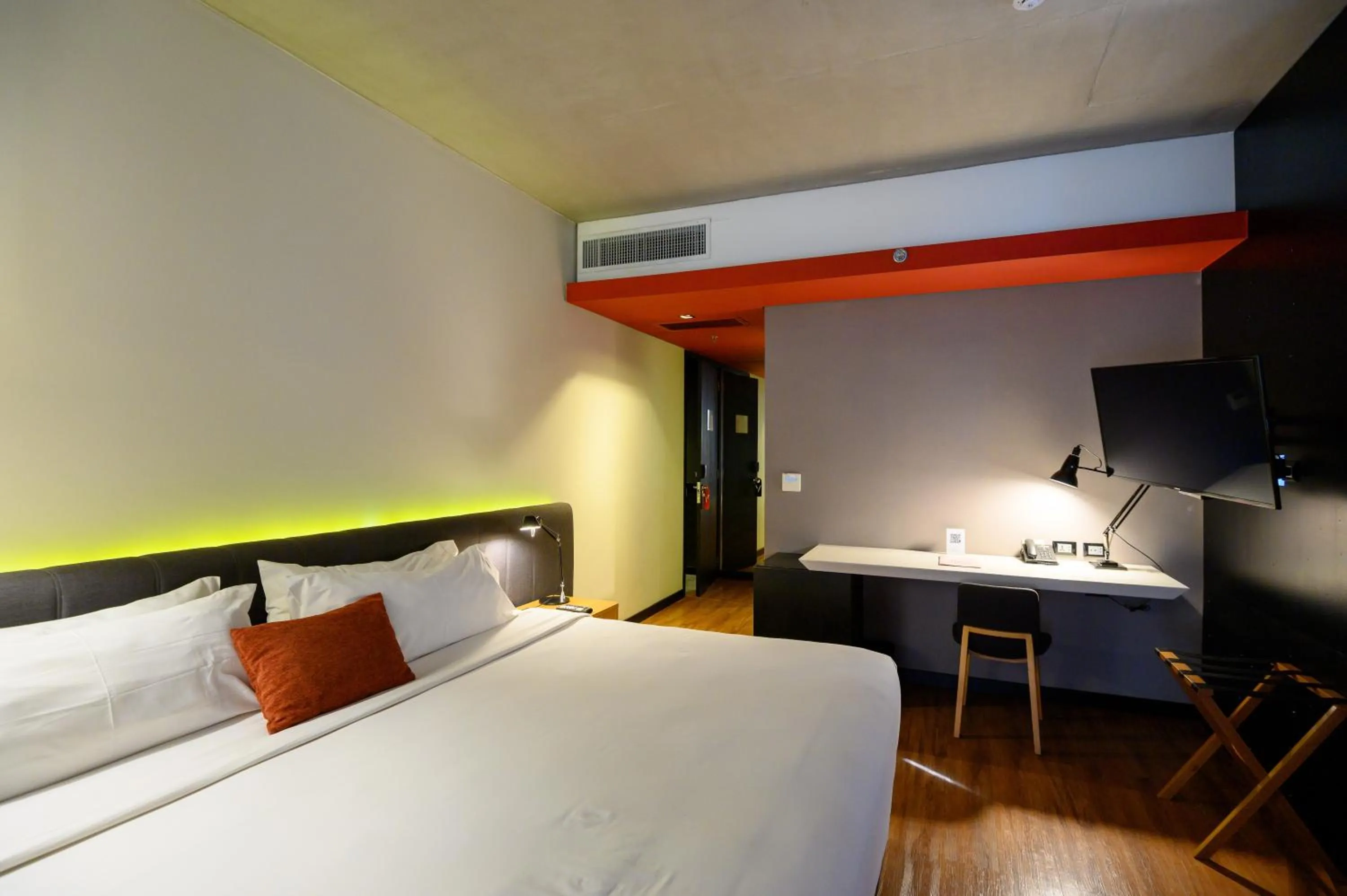 Bedroom, Bed in Five Hotel & Residences