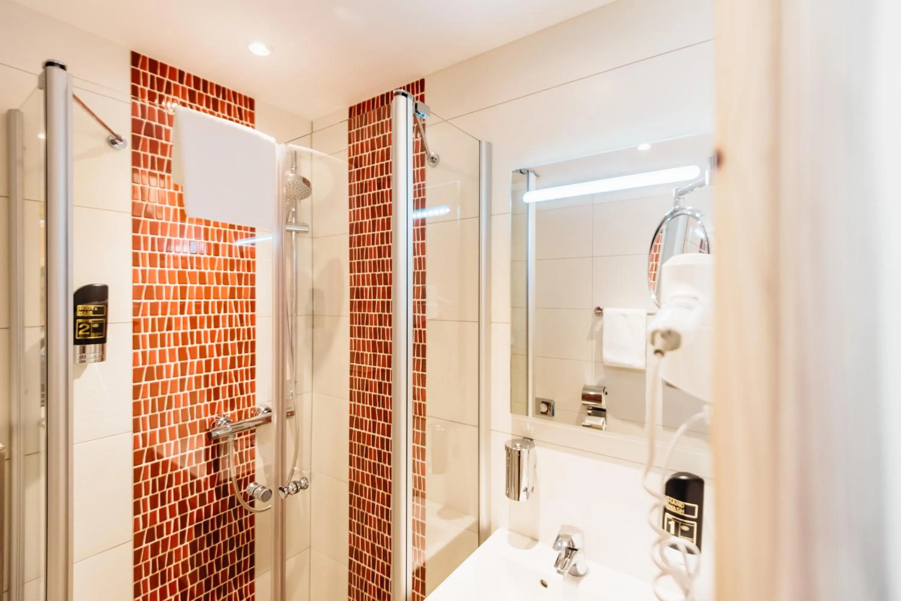 Bathroom in Erlebnishotel "Zur Schiffsmühle" GmbH