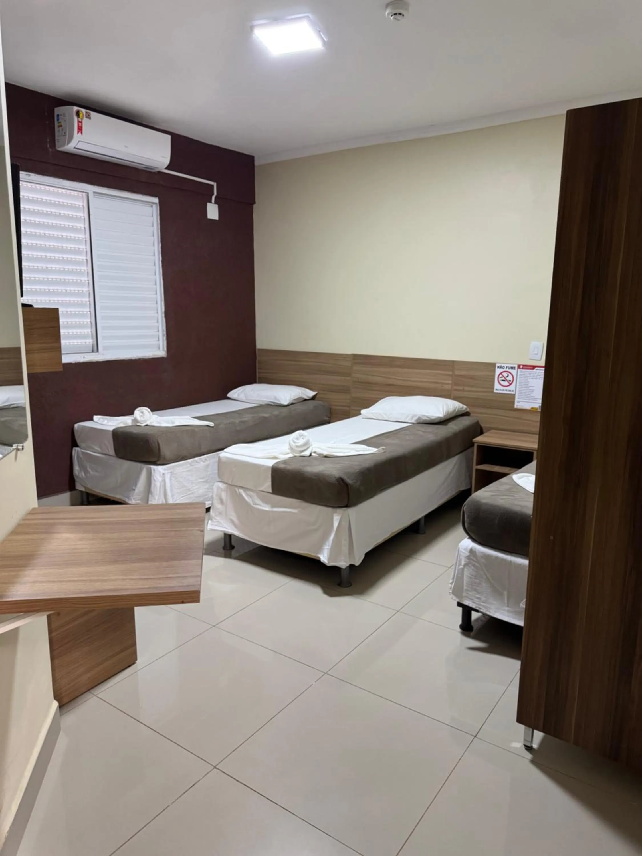 Bed in Aeroporto Plaza Hotel