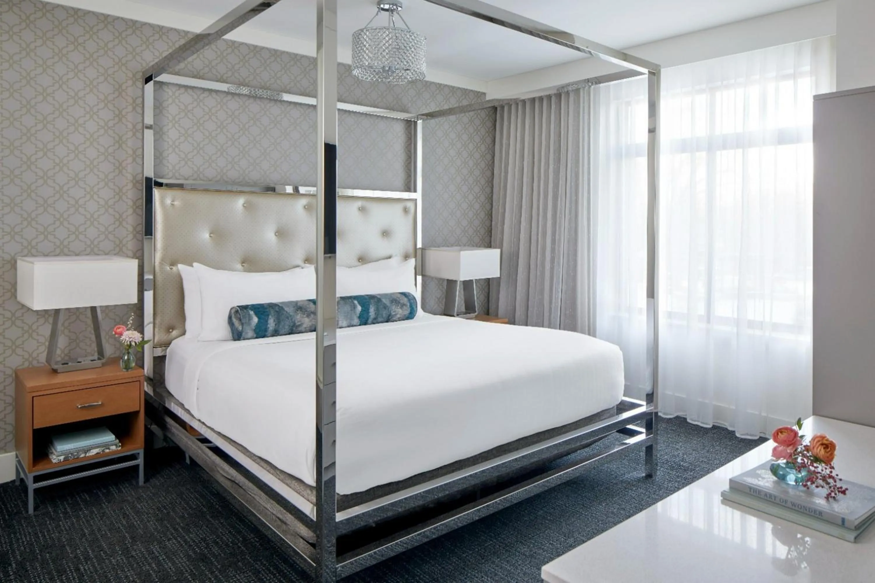 Bed in The Hotel Landing