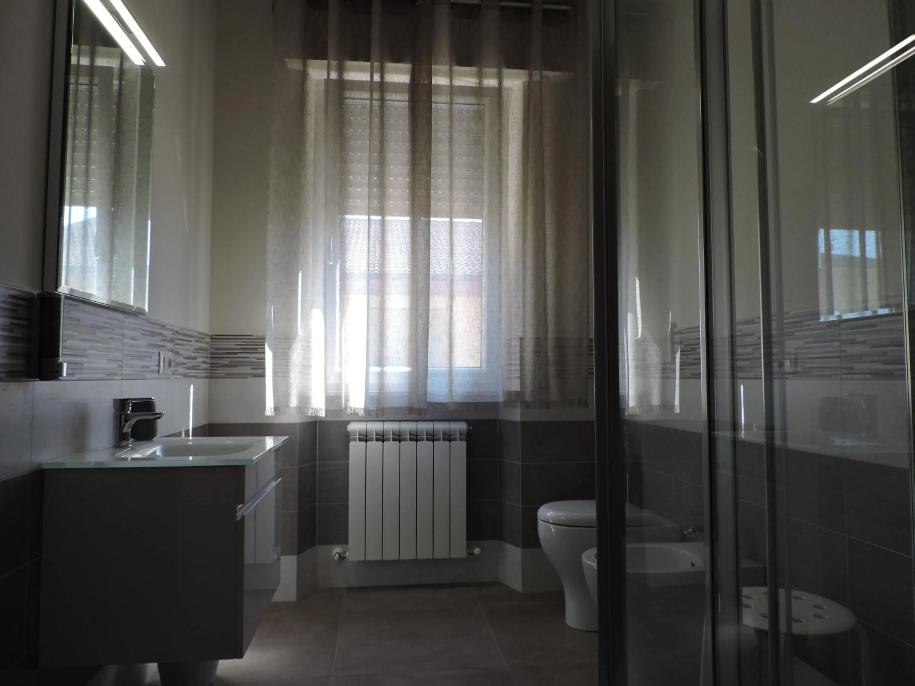 Shower in La Casa di Diana