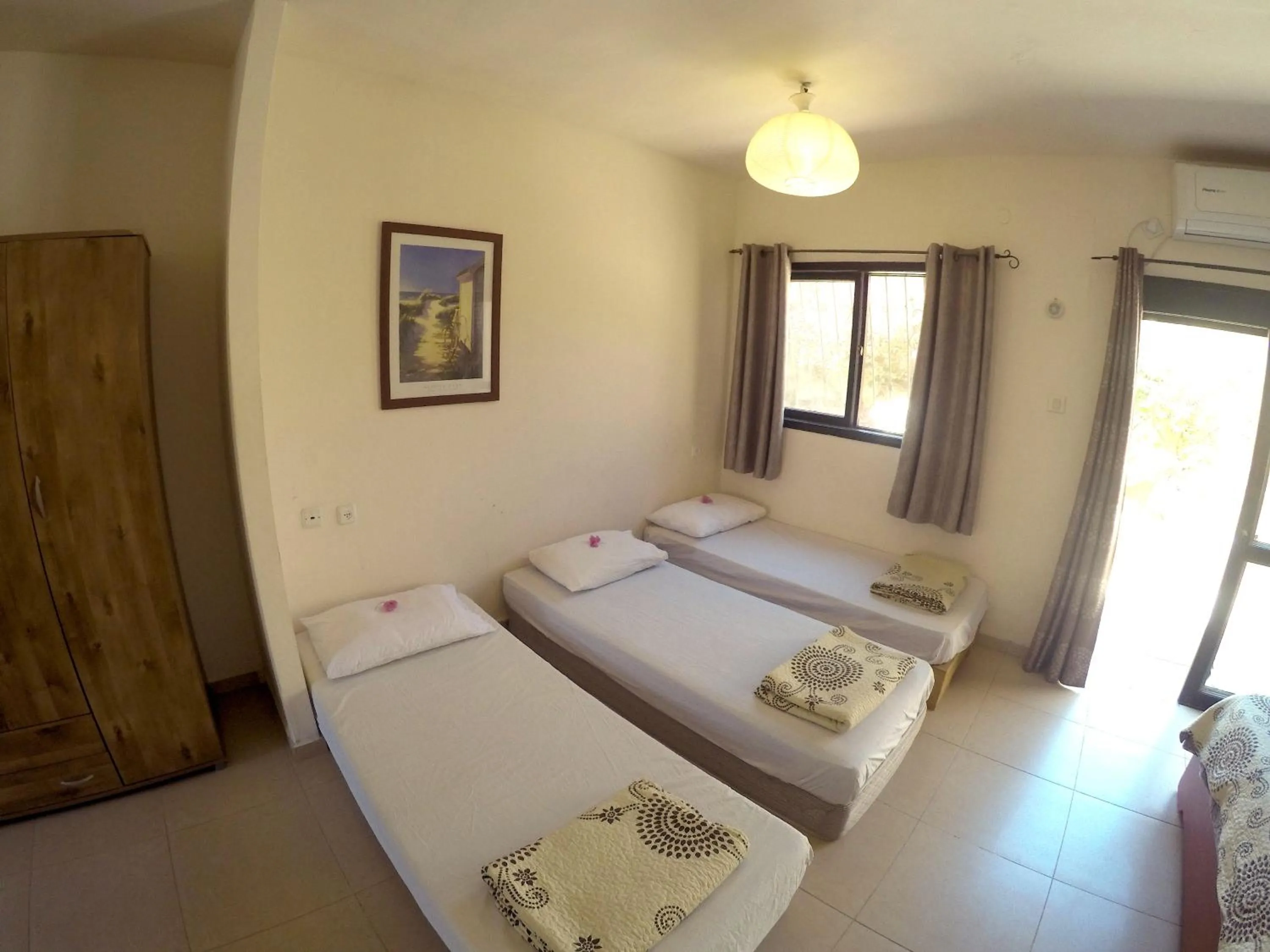 Pura Vida Eilat