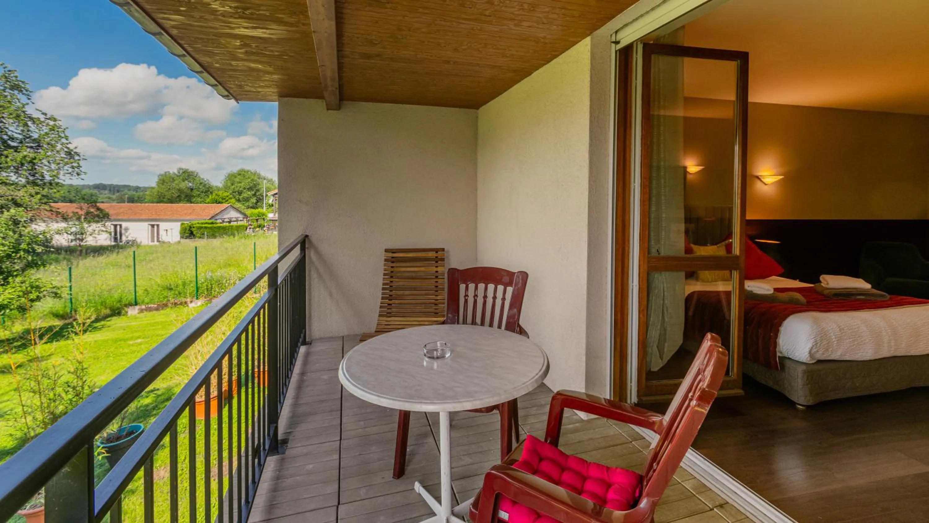 Bed in Relais Vosgien - Hôtel Restaurant "la Table de Sophia"