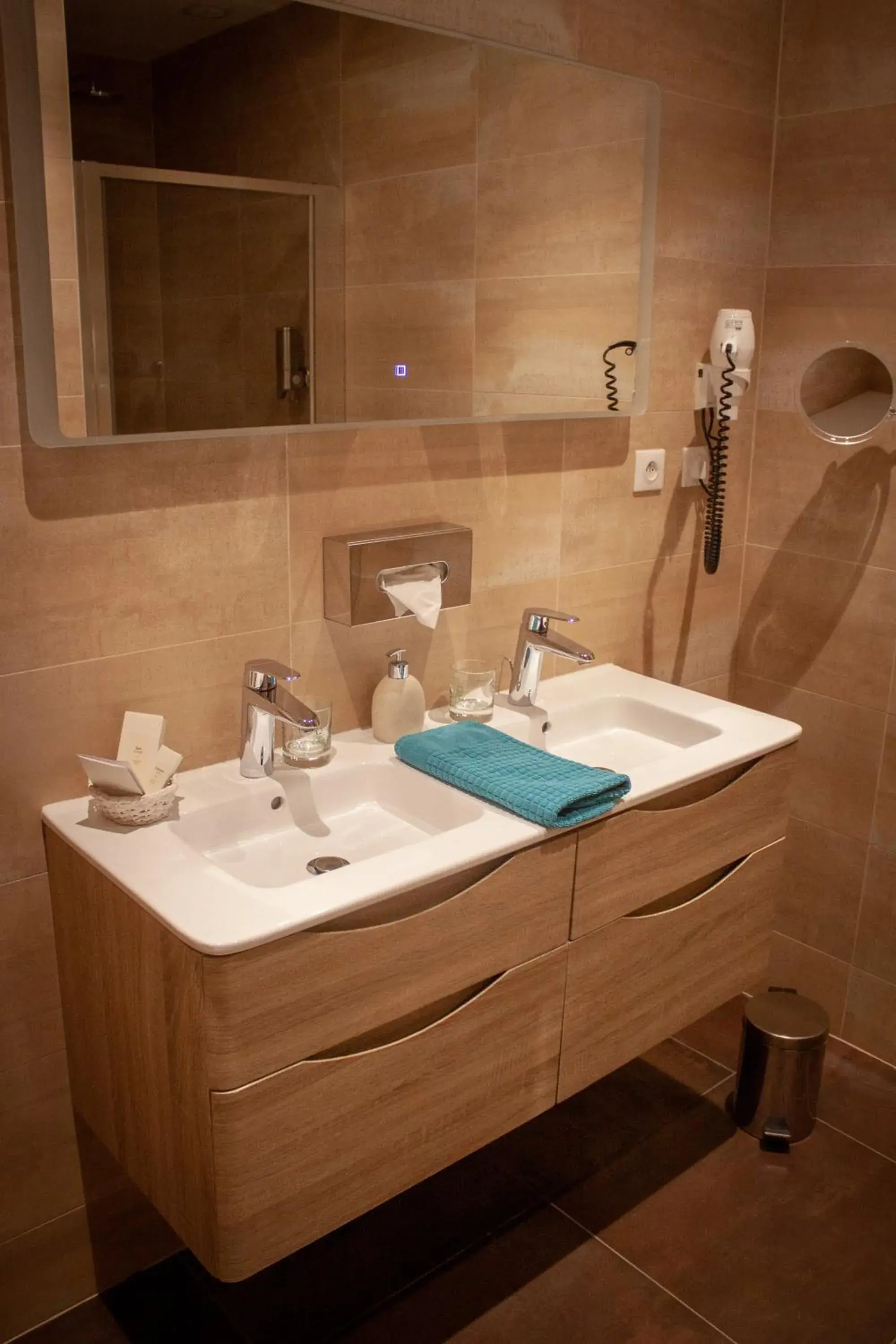 Relais Vosgien - Hôtel Restaurant "la Table de Sophia" Relais Vosgien - Hôtel Restaurant "la Table de Sophia"