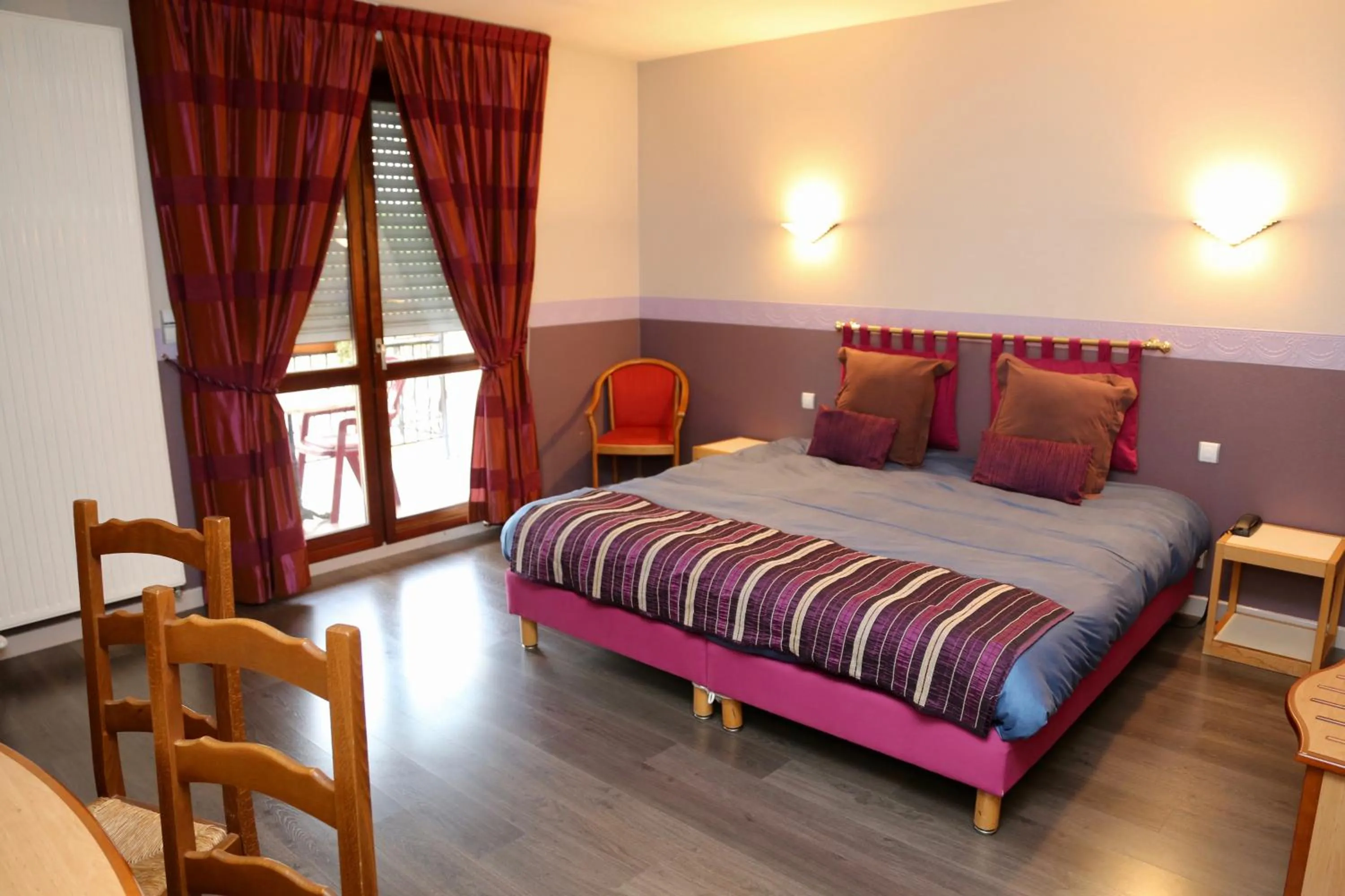 Bed in Relais Vosgien - Hôtel Restaurant "la Table de Sophia"