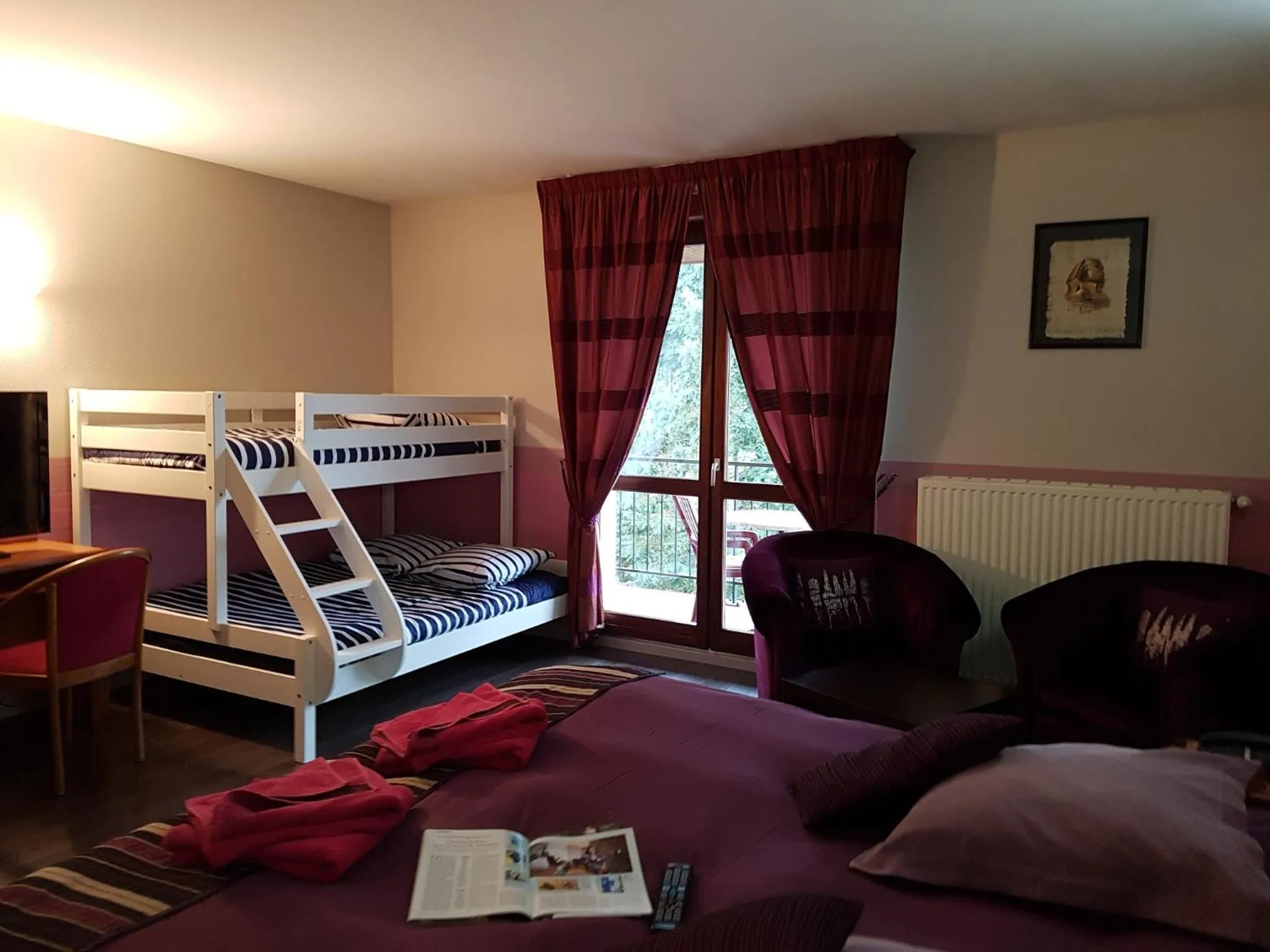 Bed in Relais Vosgien - Hôtel Restaurant "la Table de Sophia"