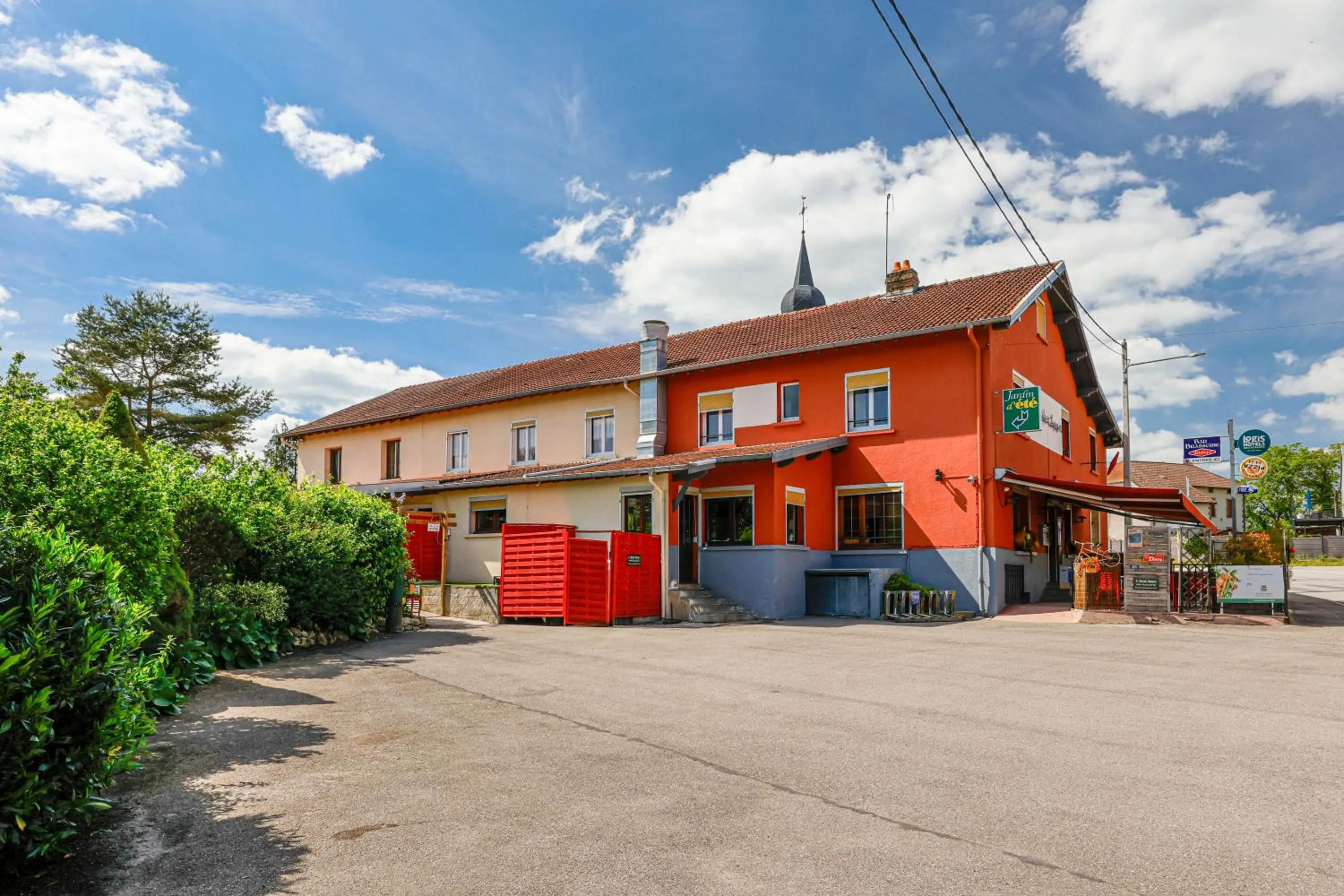 Property building in Relais Vosgien - Hôtel Restaurant "la Table de Sophia"