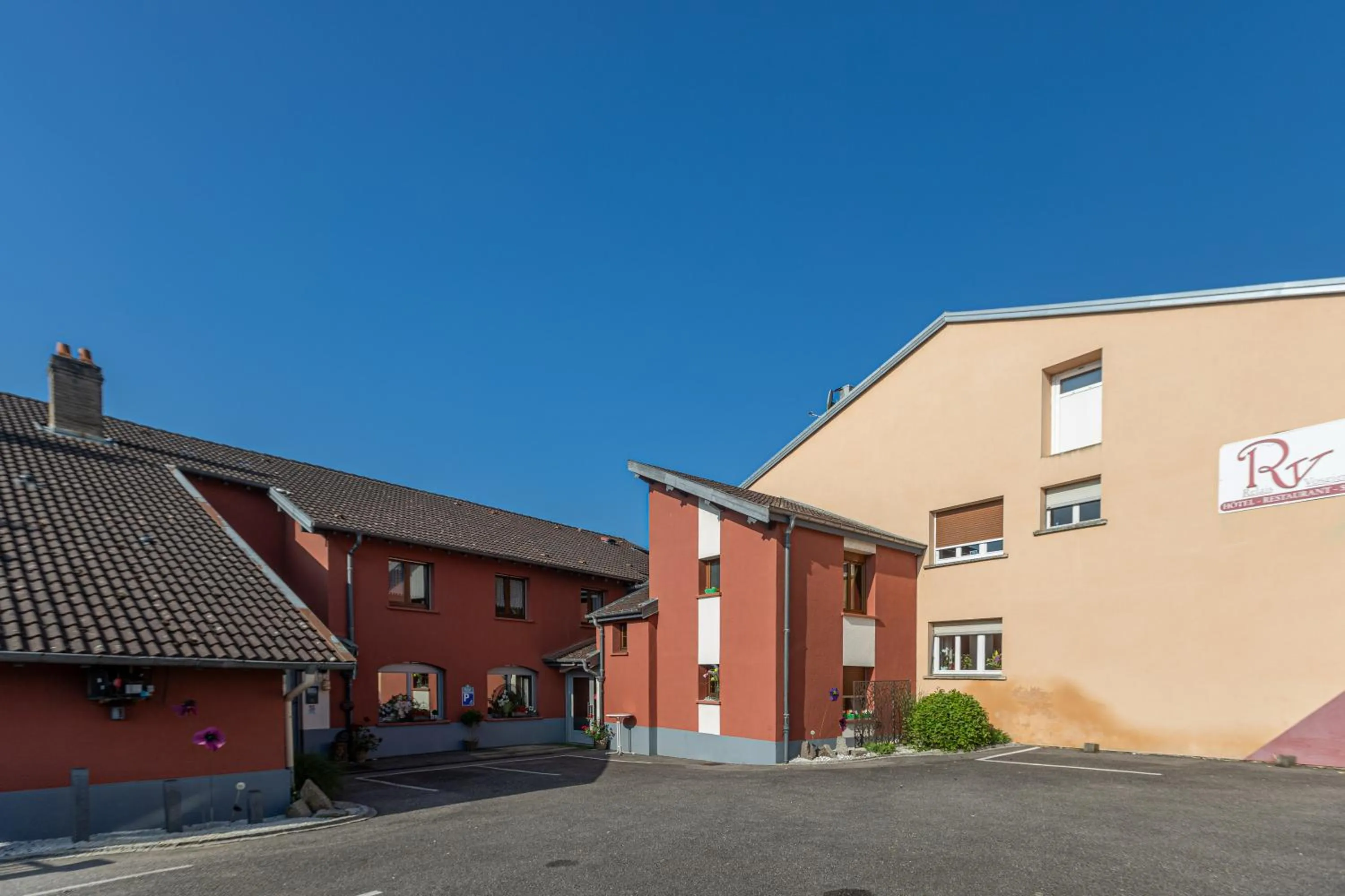 Property building in Relais Vosgien - Hôtel Restaurant "la Table de Sophia"