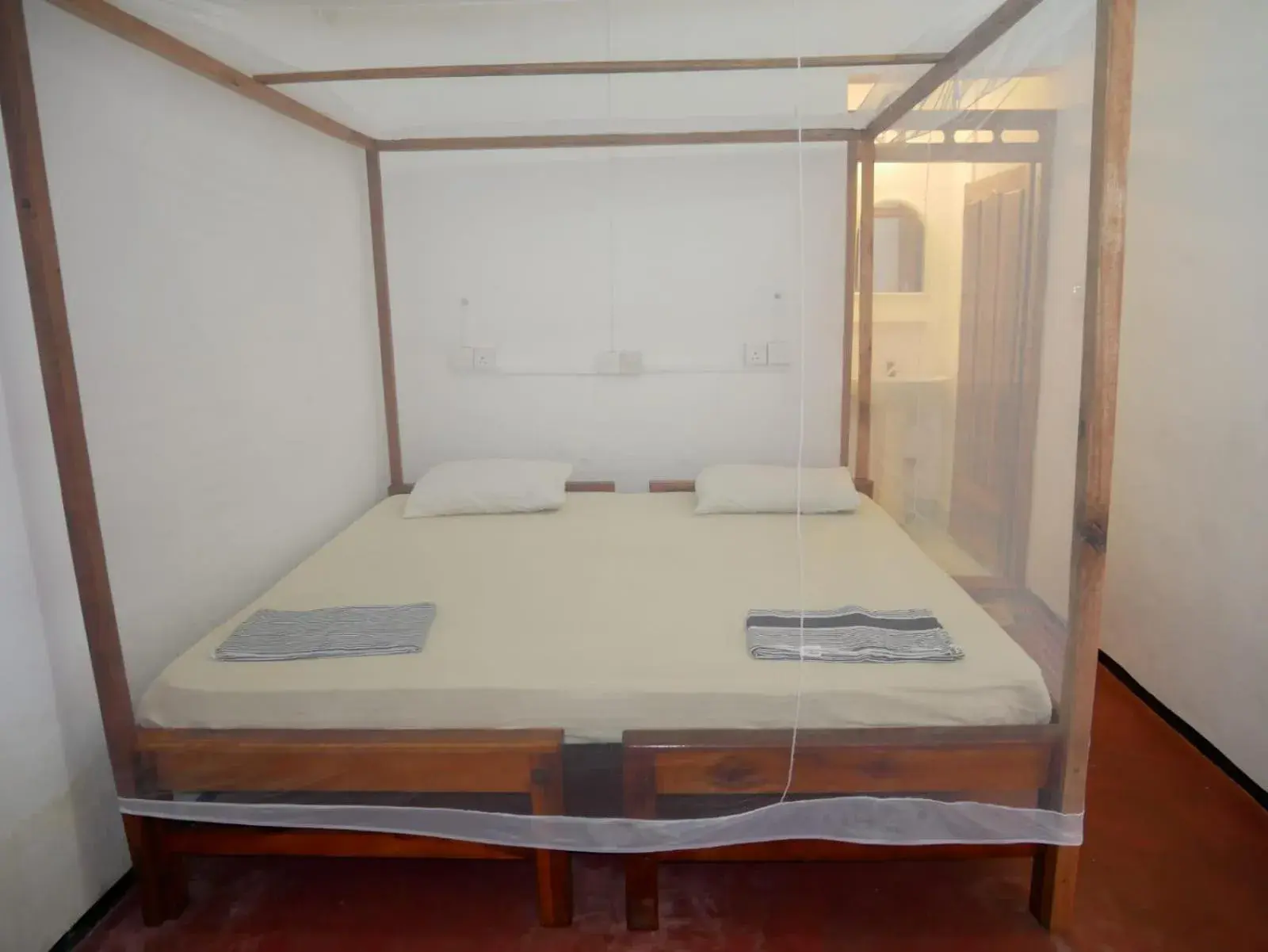 Budget Double Room in Surf Beach Hotel Budget Double Room in Surf Beach Hotel