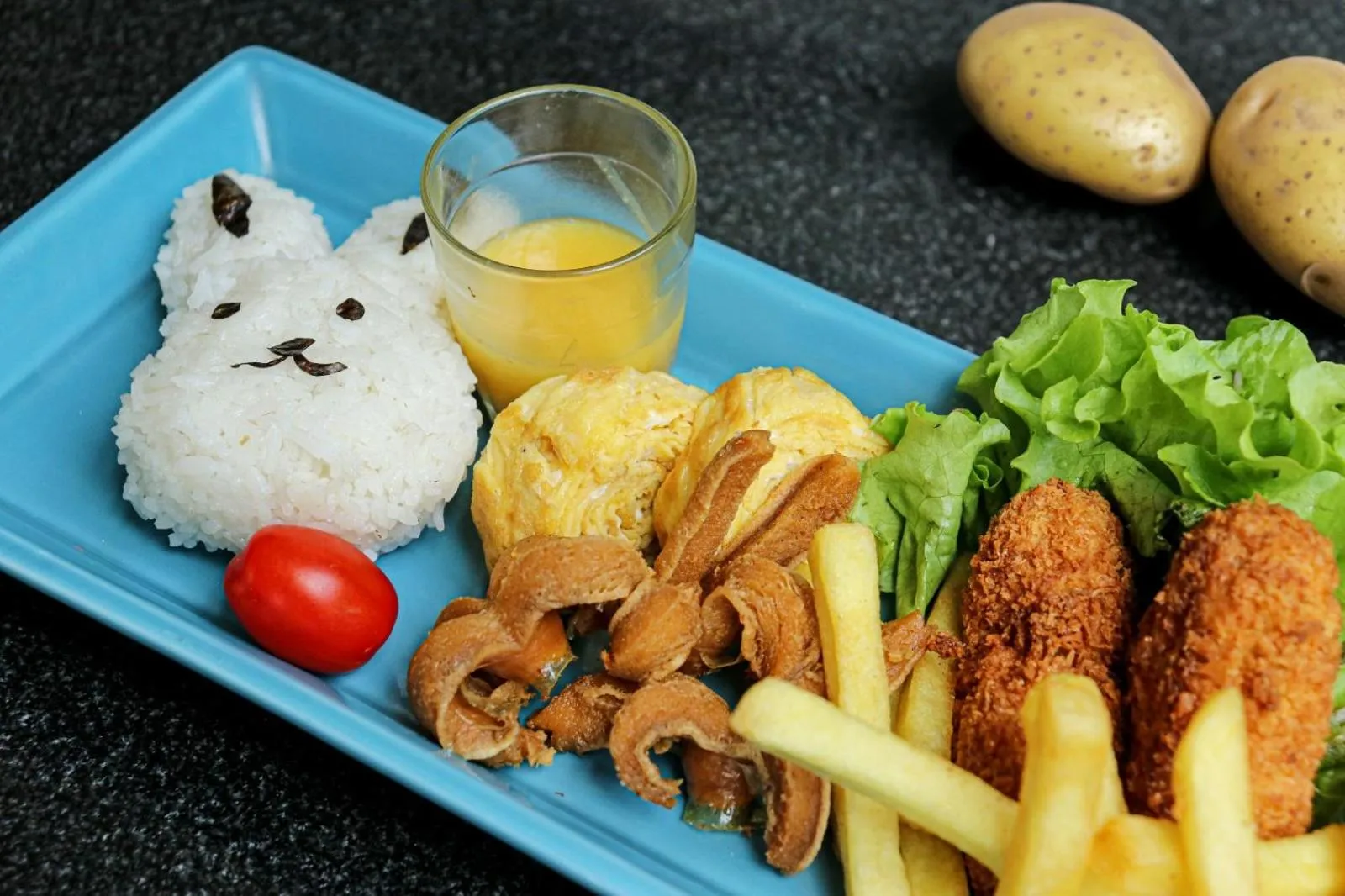 Food and drinks in Grand Keisha Yogyakarta