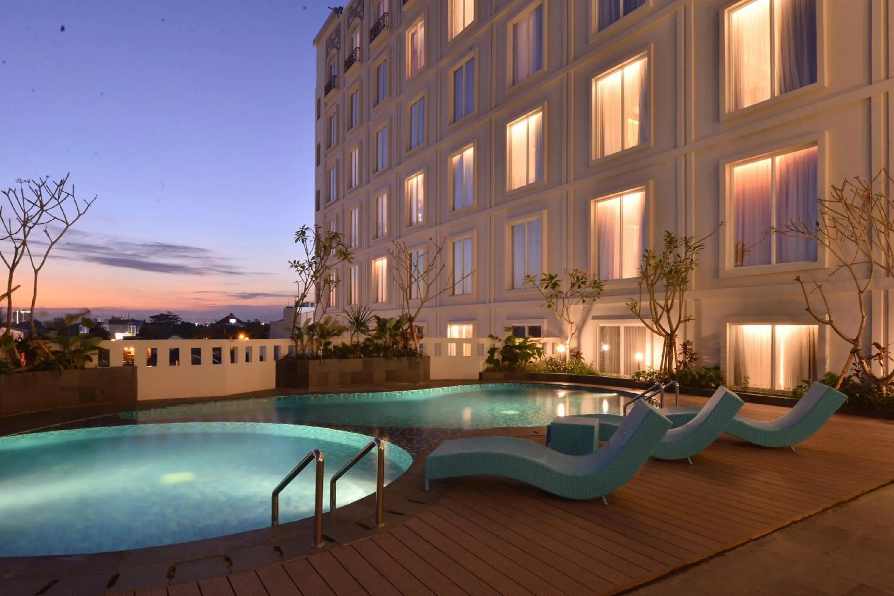 Swimming pool in Grand Keisha Yogyakarta Swimming pool in Grand Keisha Yogyakarta