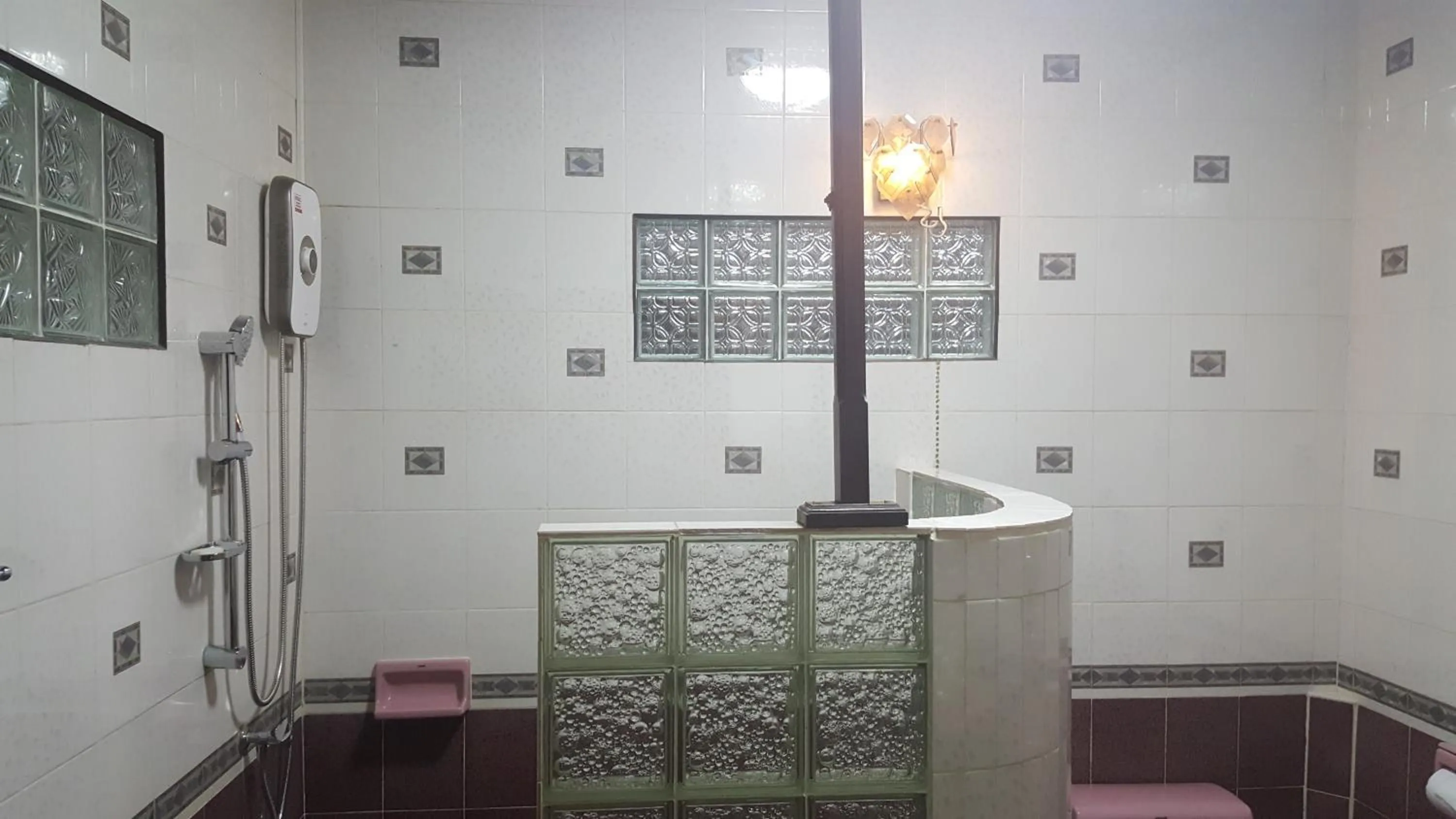 Bathroom in Ratmanee House