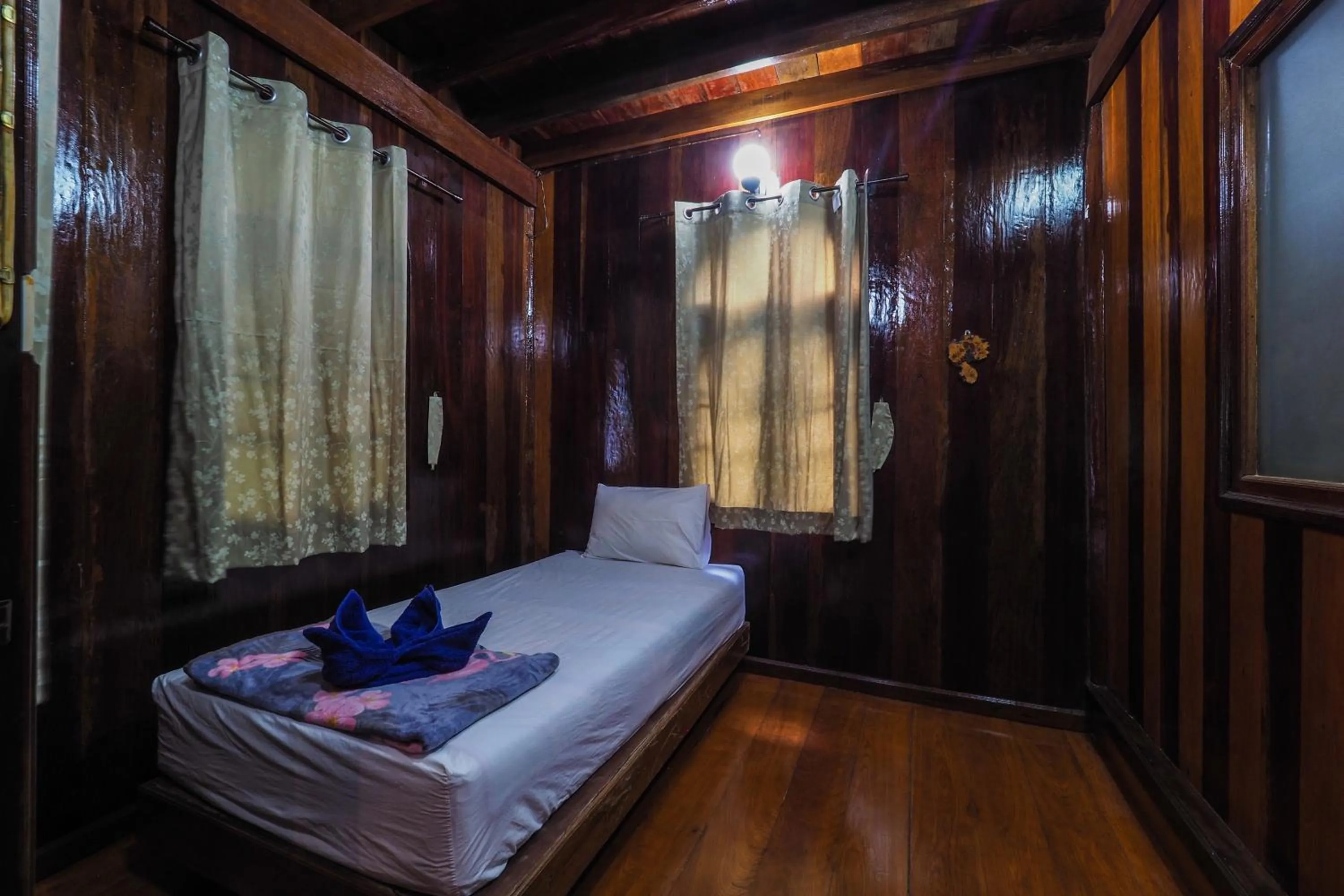 Bedroom, Bed in Ratmanee House