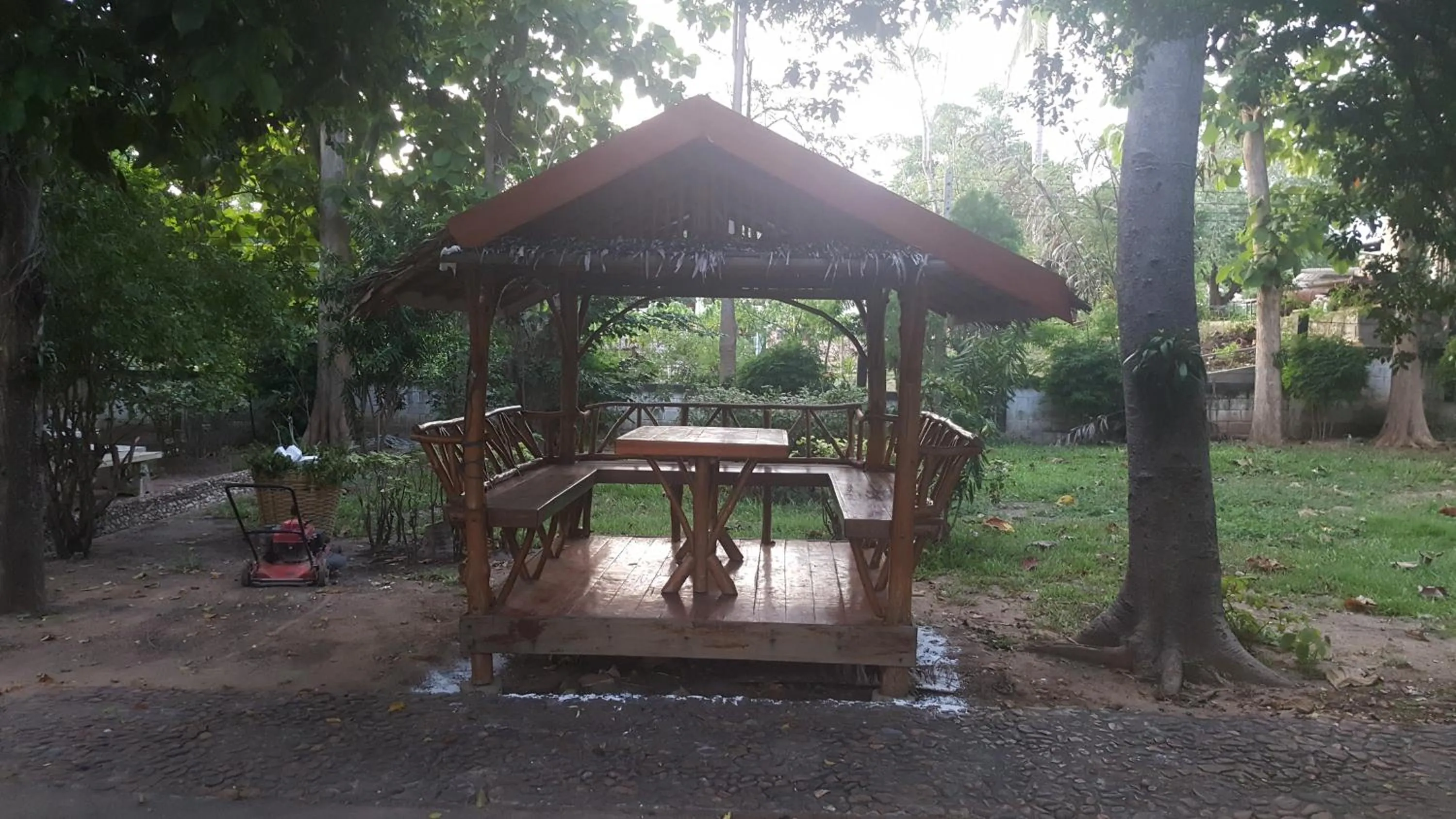 Garden in Ratmanee House