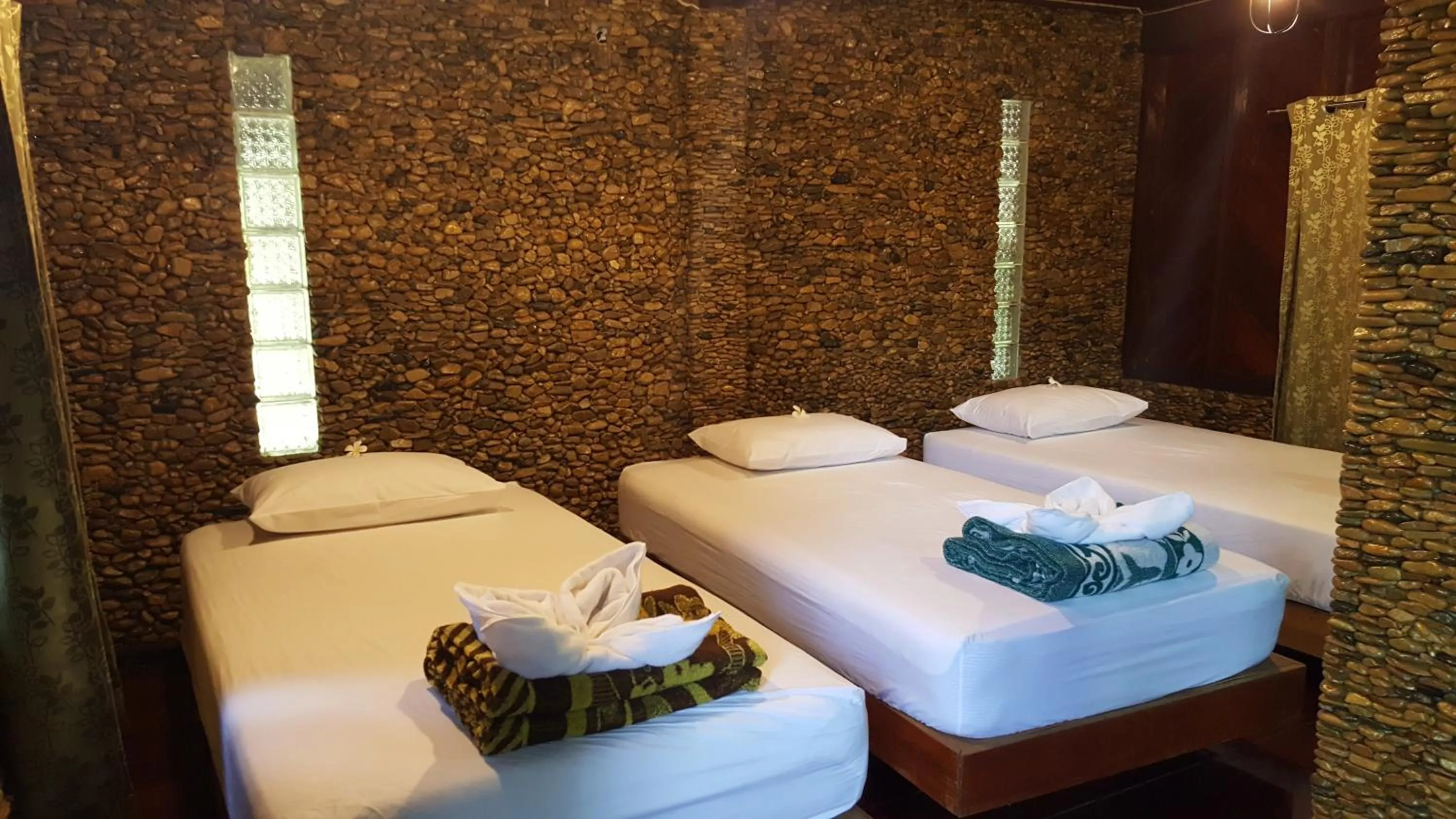 Bed in Ratmanee House