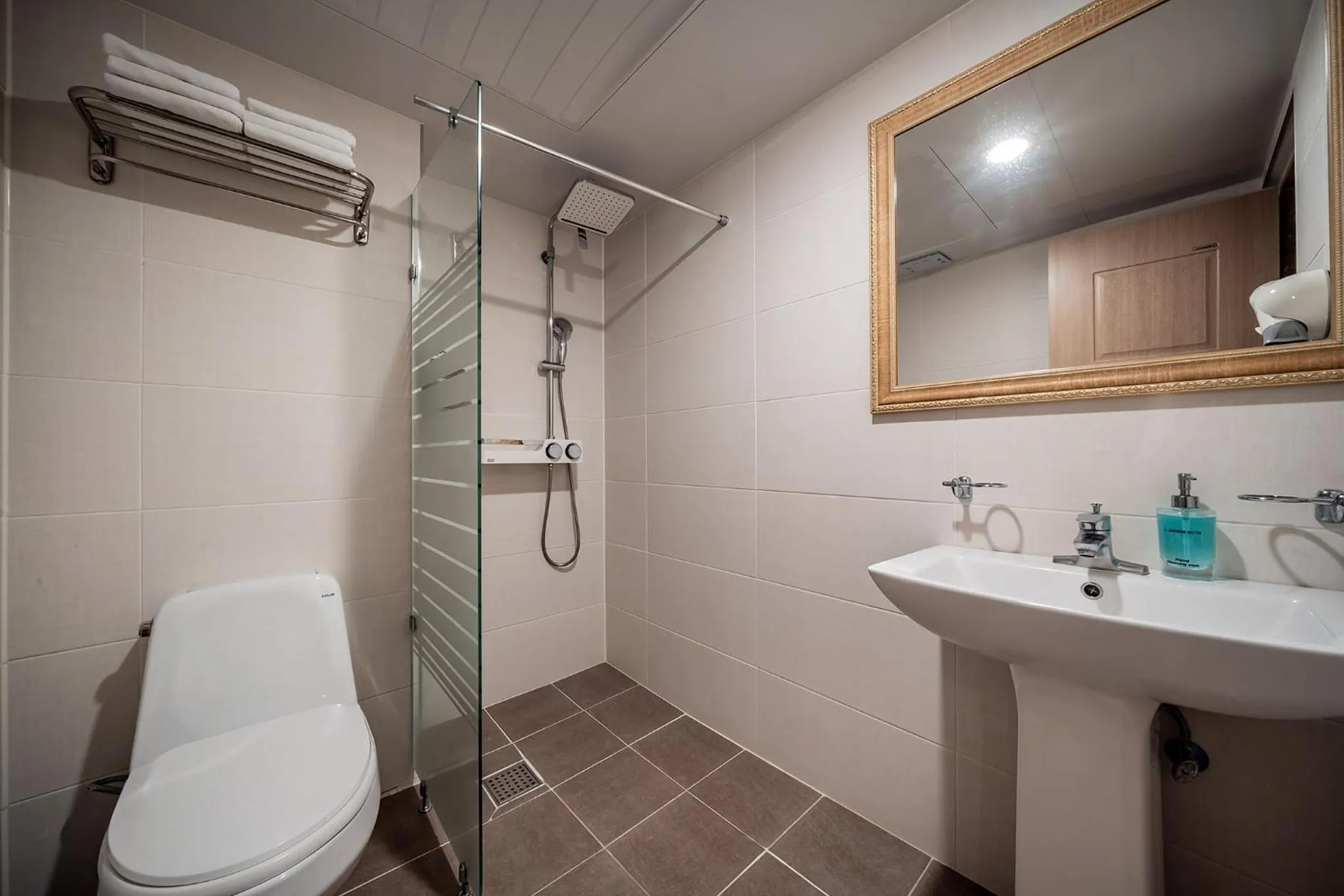 Bathroom in Sunrise Hotel Supjikoji