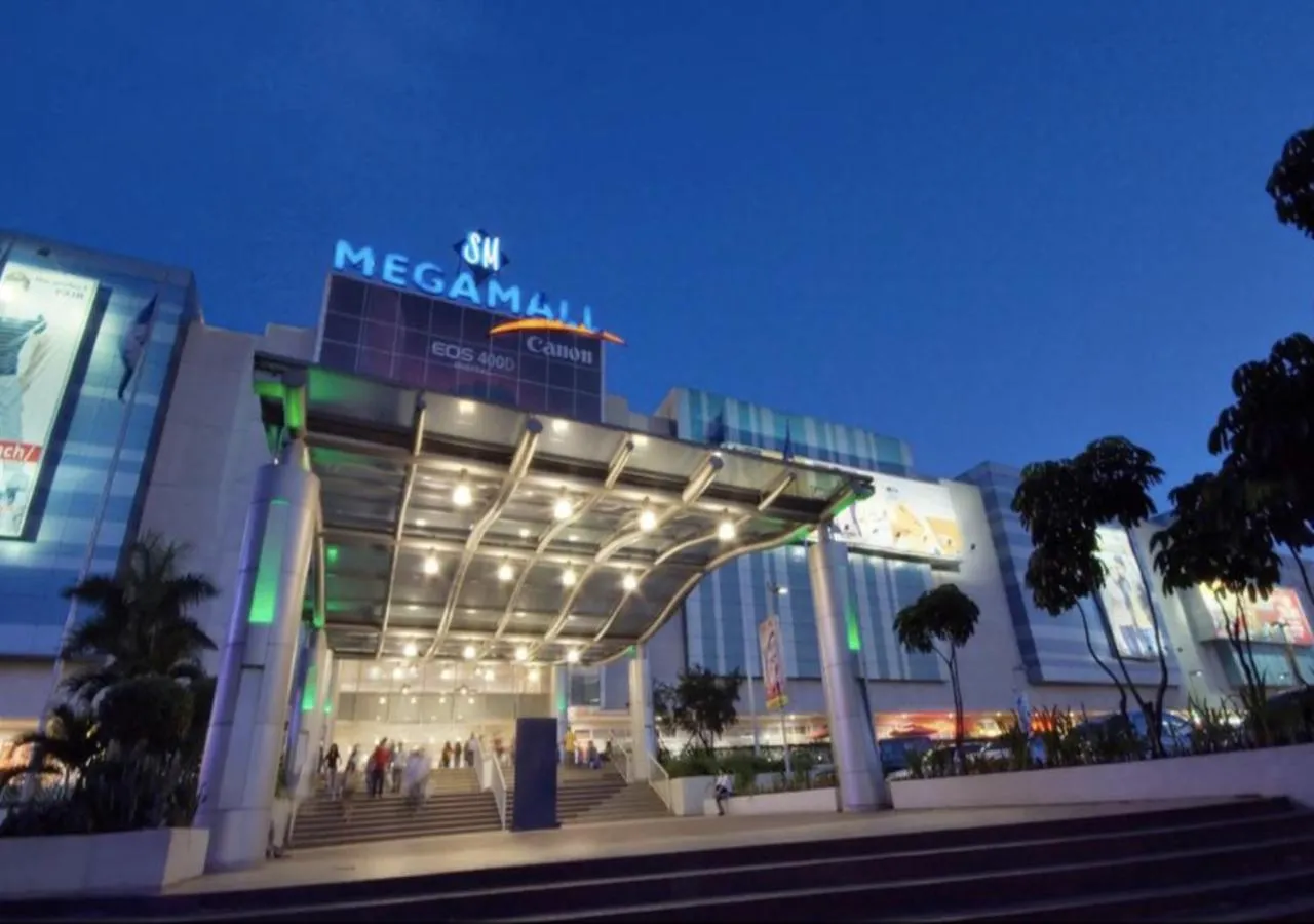 Restaurant/places to eat in Food District Hostel - Ortigas Kapitolyo