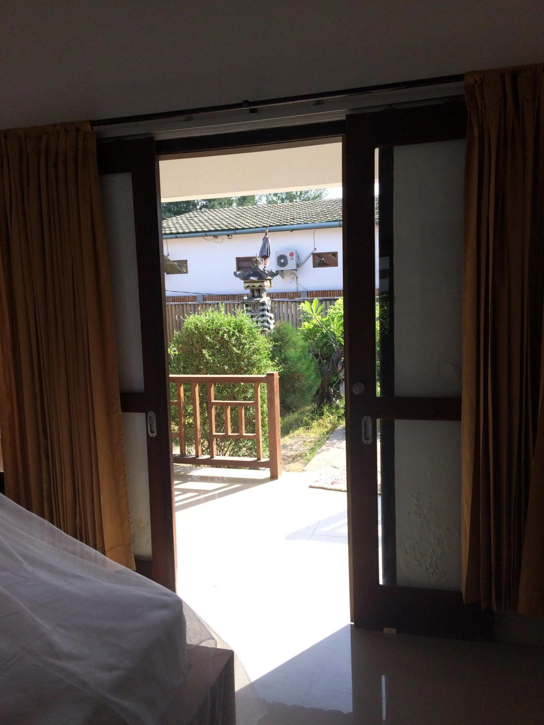 Photo of the whole room, Bed in Gili Beach