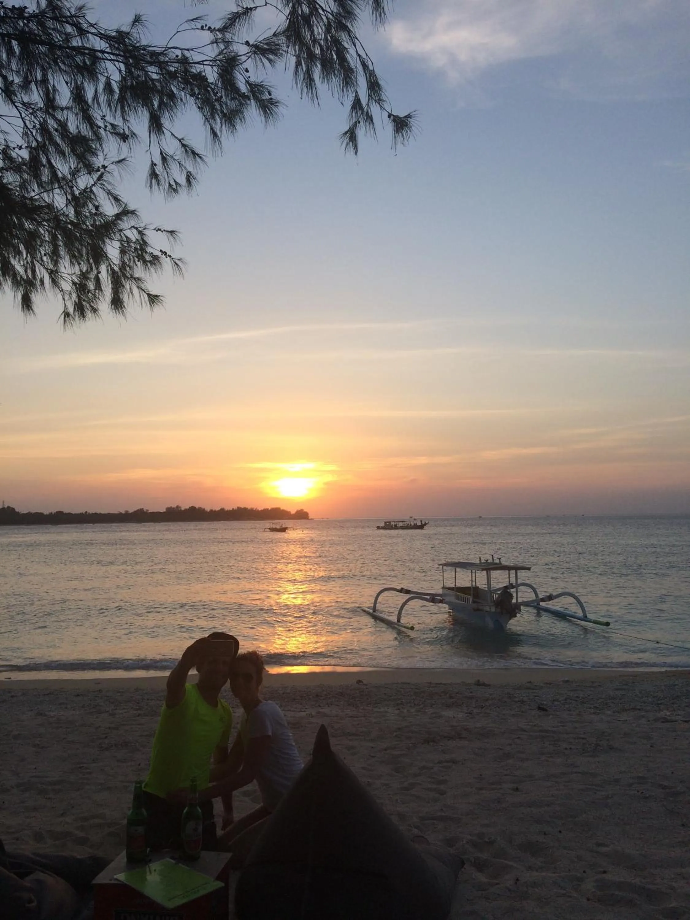 Restaurant/places to eat in Gili Beach