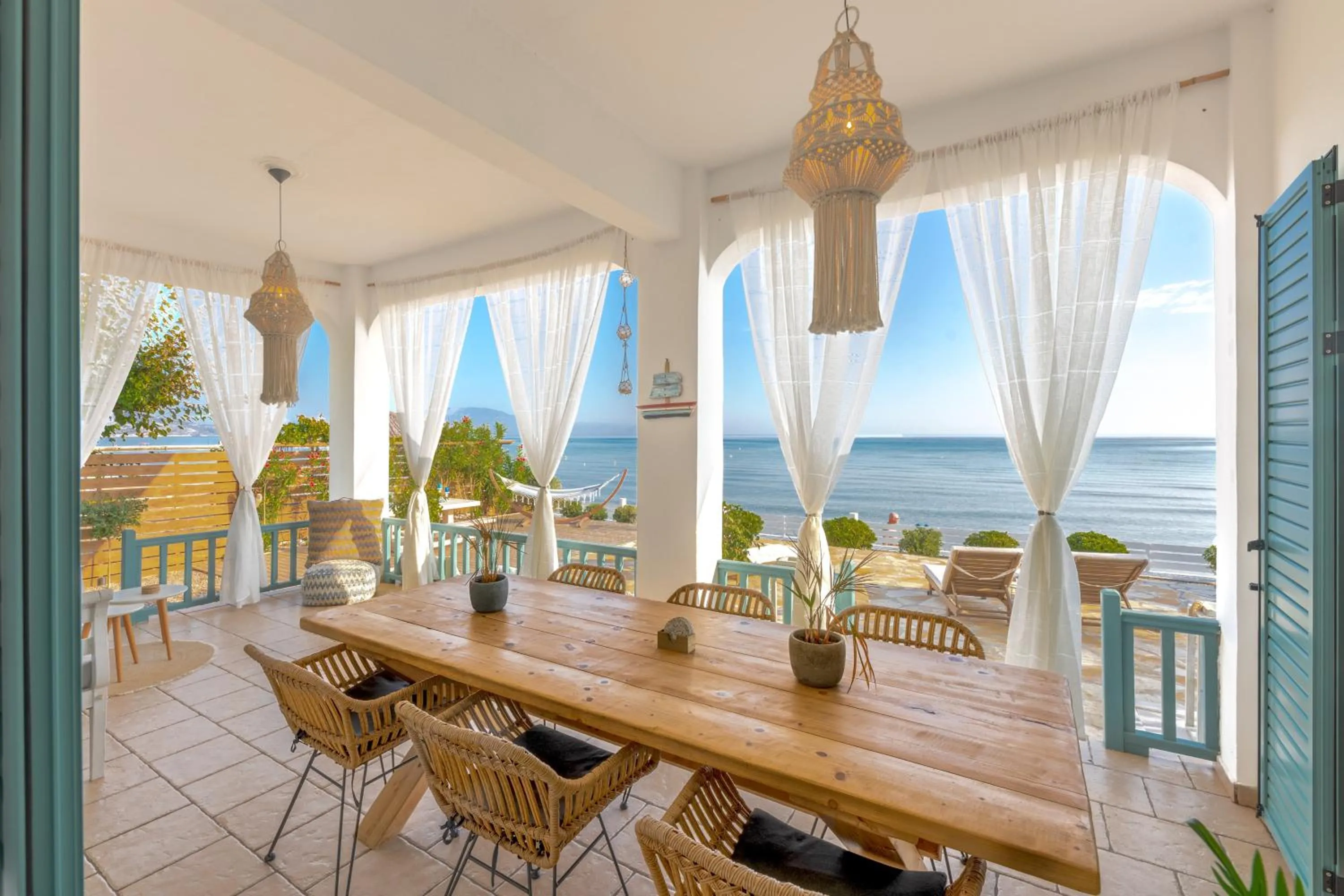 Anemos Beach House, by ZanteWize