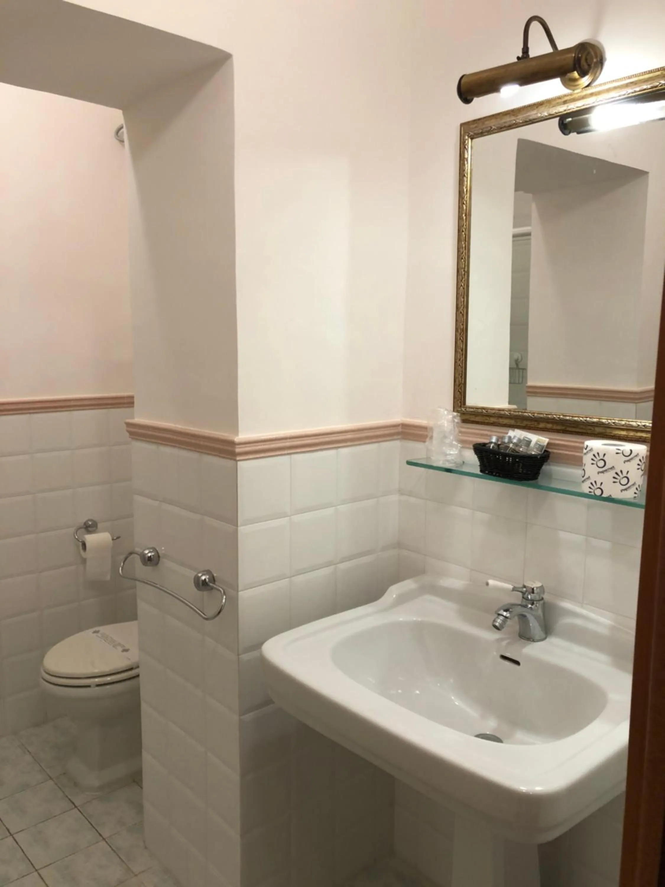 Bathroom in Eliceto Resort & SPA