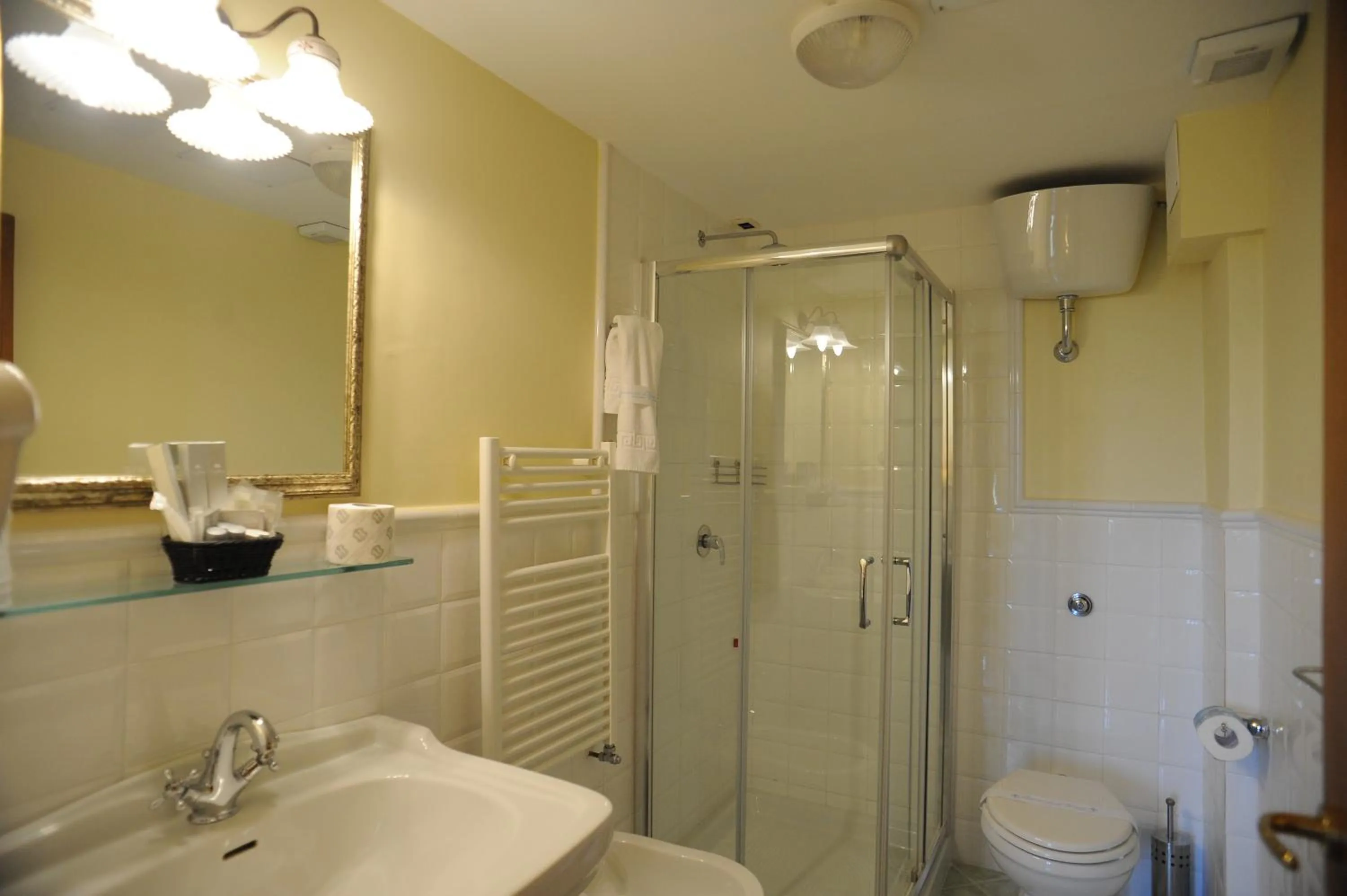 Bathroom in Eliceto Resort & SPA