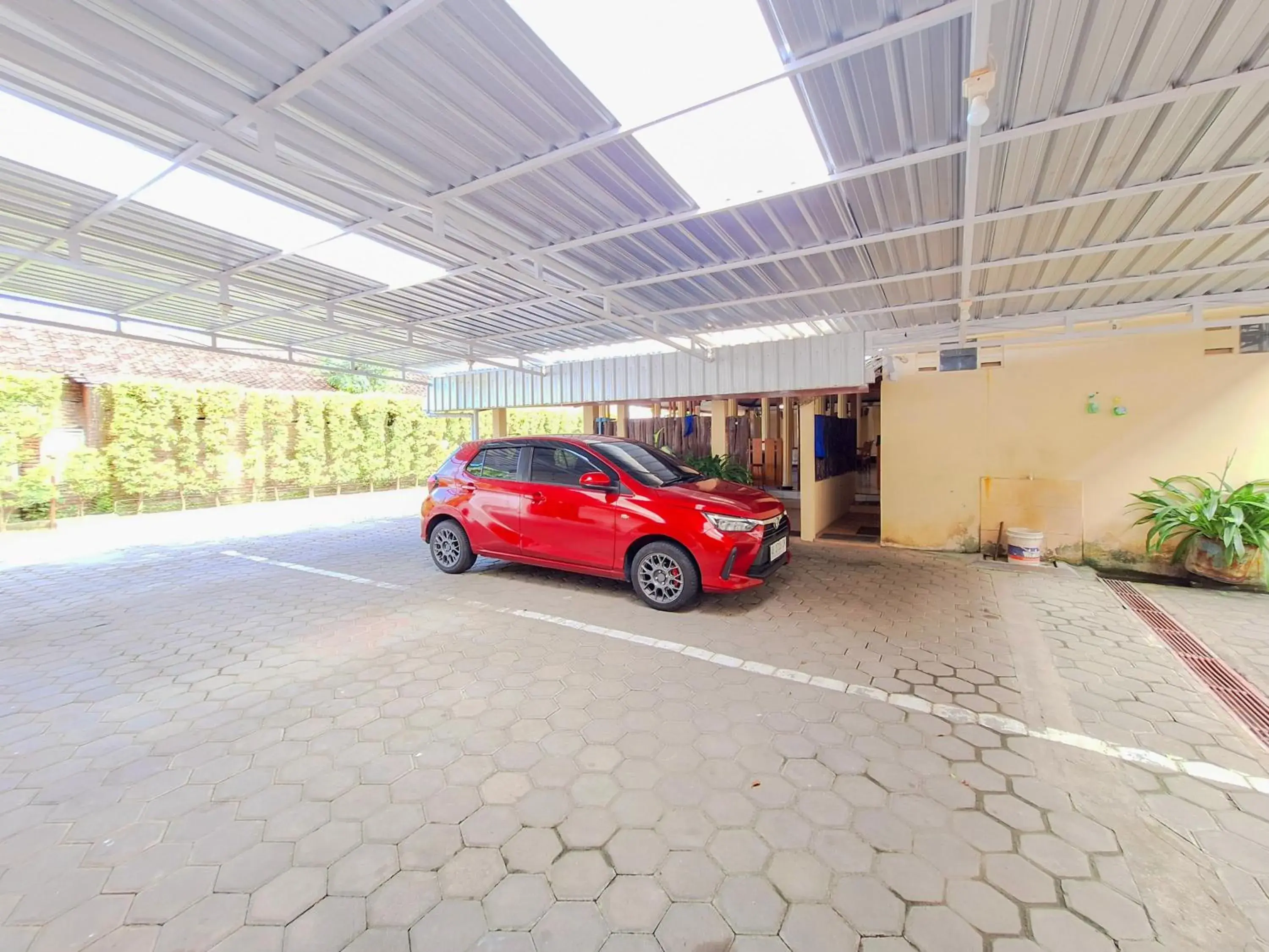 Parking in Hotel Family Syariah 1 Parangtritis RedPartner Parking in Hotel Family Syariah 1 Parangtritis RedPartner