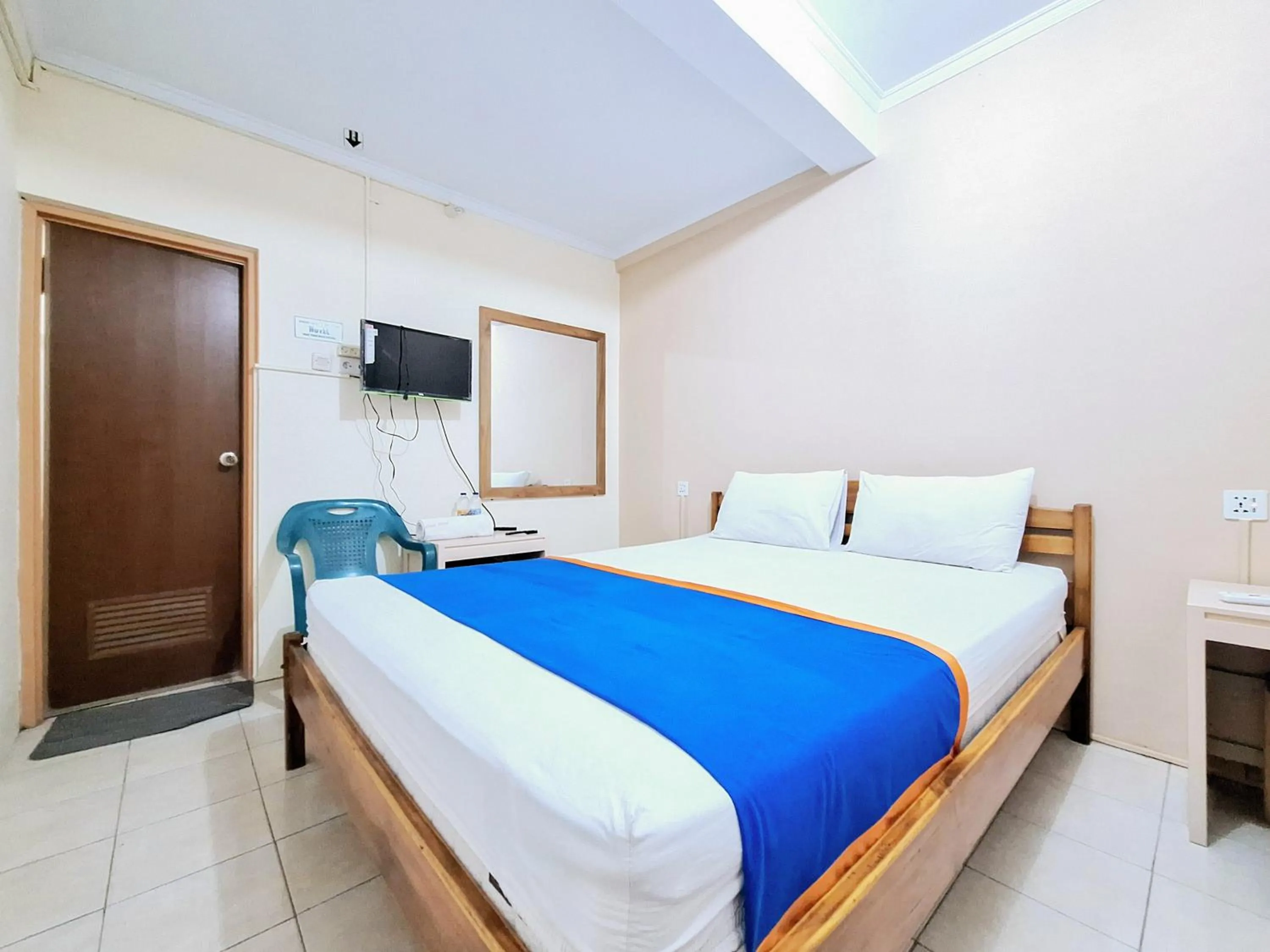 Bedroom, Bed in Hotel Family Syariah 1 Parangtritis RedPartner