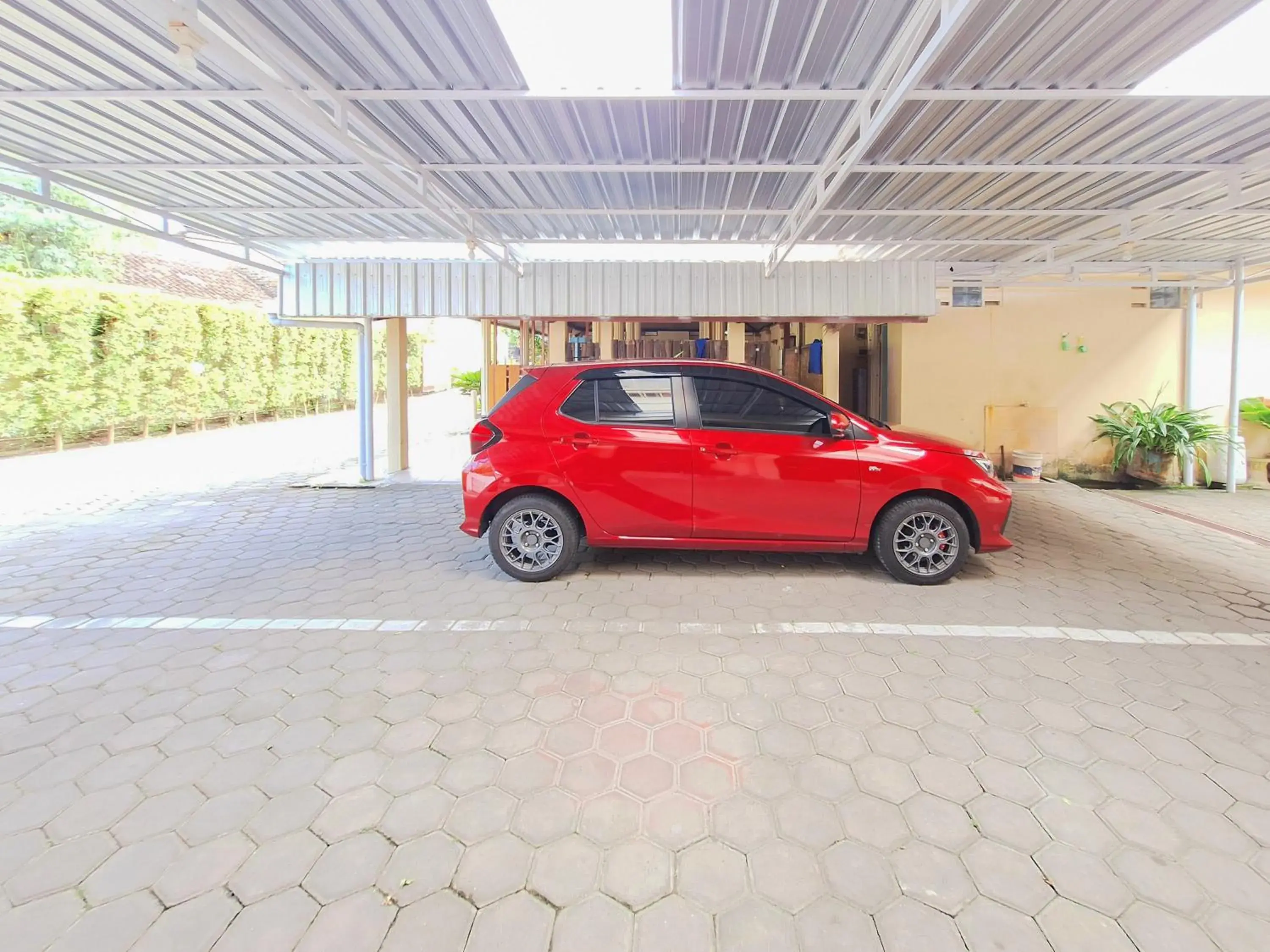 Parking in Hotel Family Syariah 1 Parangtritis RedPartner Parking in Hotel Family Syariah 1 Parangtritis RedPartner