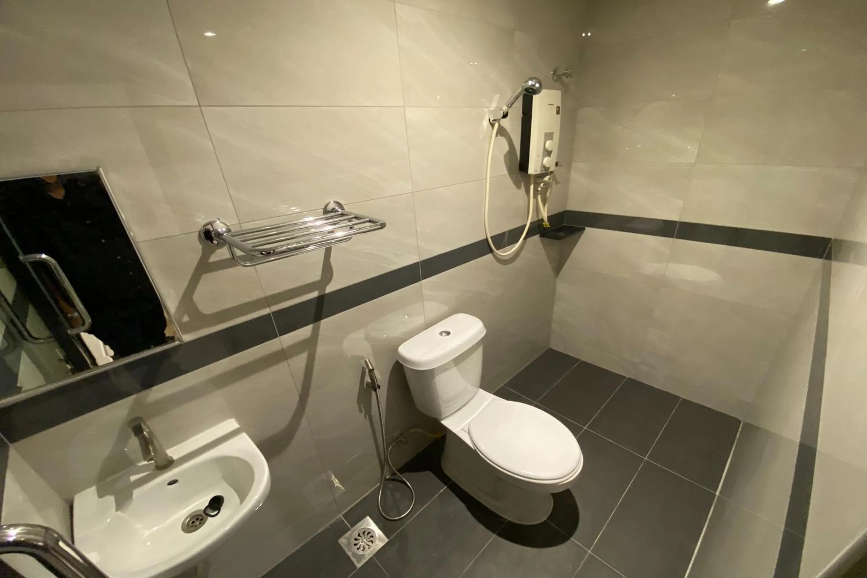 Shower in Hotel Bliss Johor Bahru Skudai