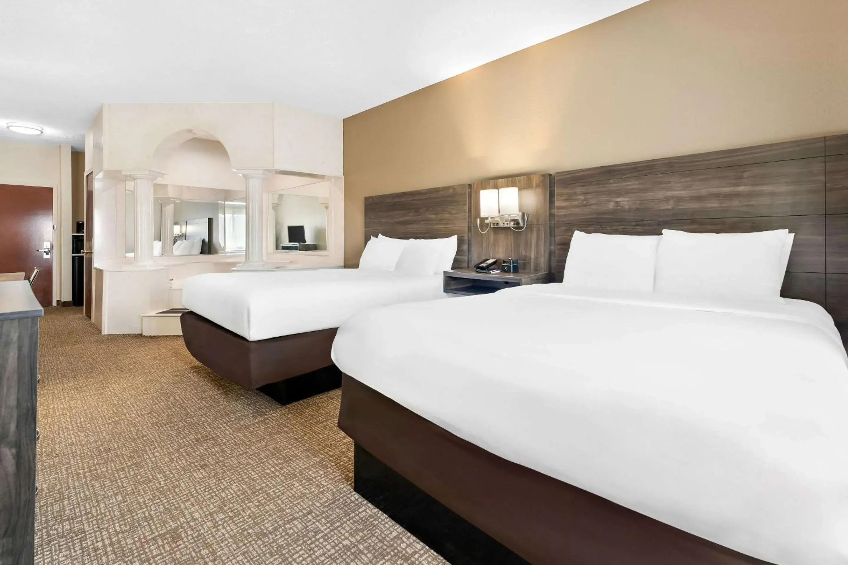 Bedroom, Bed in Comfort Suites near Robins Air Force Base Bedroom, Bed in Comfort Suites near Robins Air Force Base