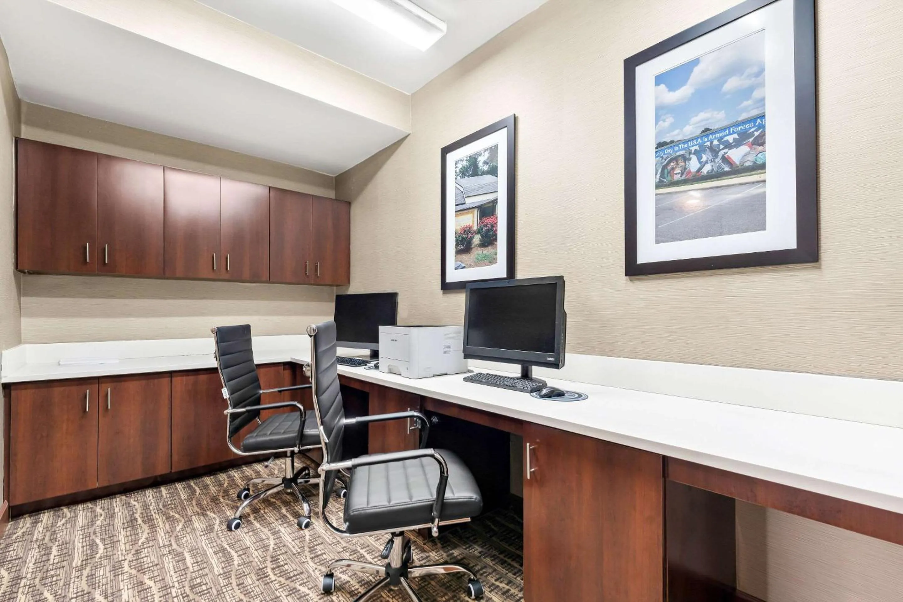 Business facilities in Comfort Suites near Robins Air Force Base