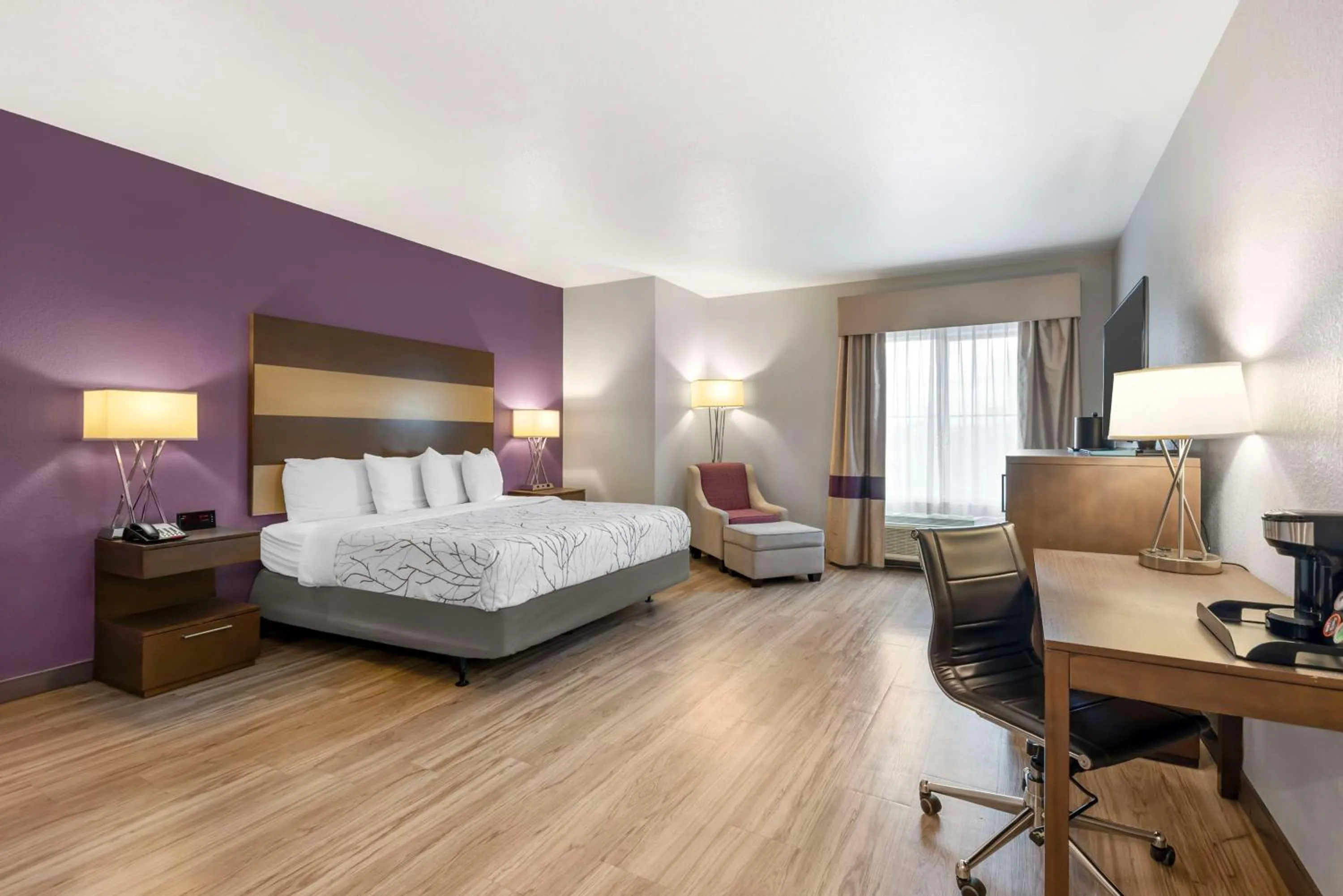 Bedroom, Bed in Best Western Plus Buda Austin Inn & Suites