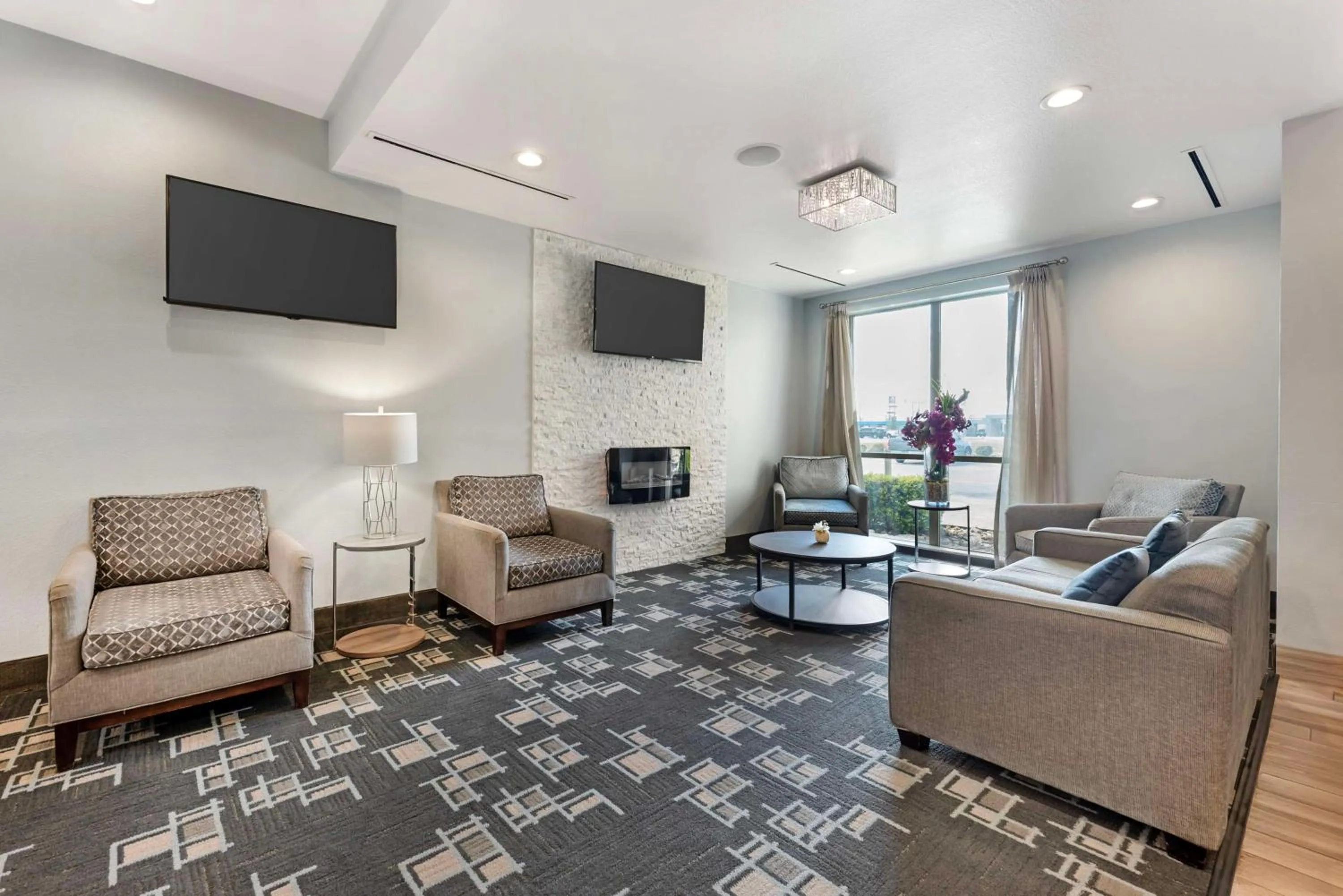 Lobby or reception in Best Western Plus Buda Austin Inn & Suites