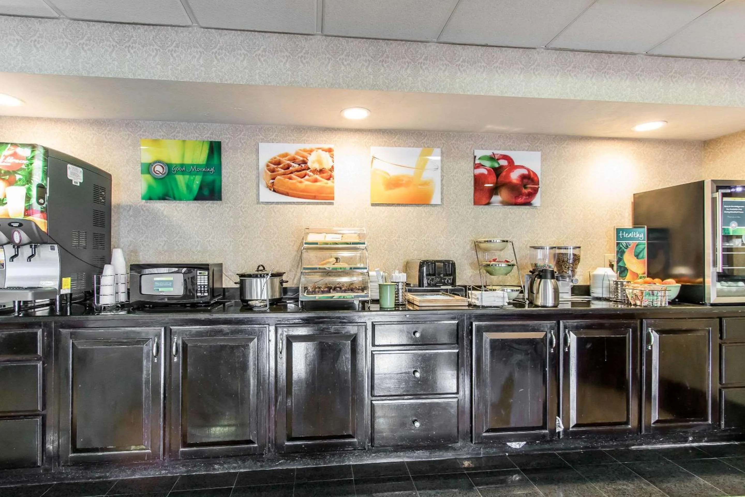 Restaurant/places to eat in Quality Inn & Suites Memphis East